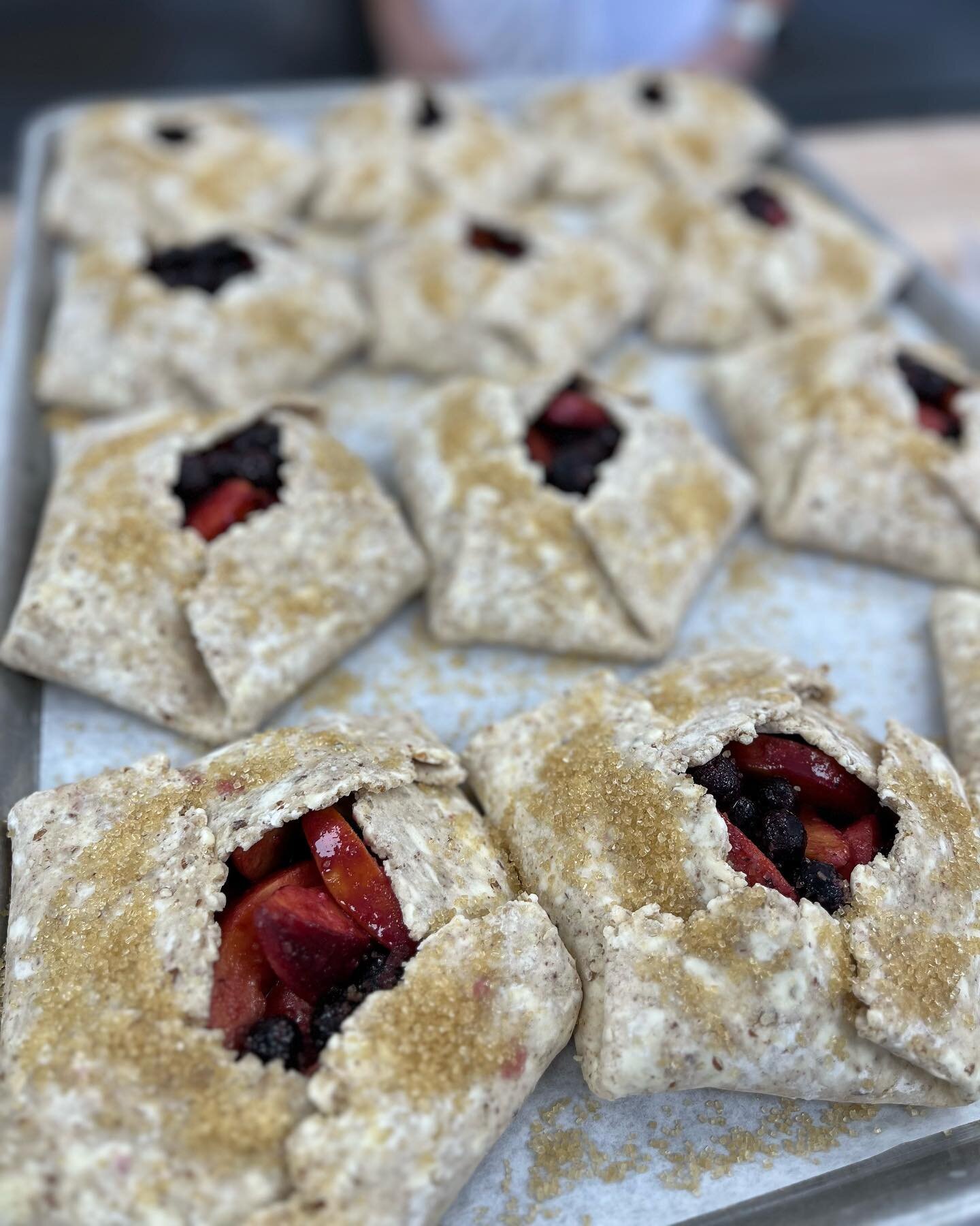 Feeling a little between seasons?? Us too. New sweet tarts in the case @pastureandplenty have us looking forward to flavors of summer, and holding on to some of our winter favorites. peach-blueberry with pecan crust &amp; apple-cranberry with basic c