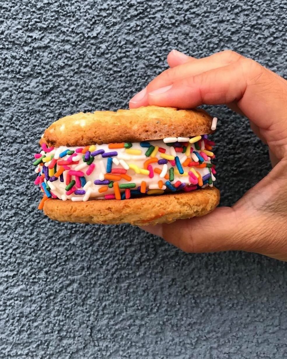 perfect day to grab an ice cream sammie!! zip to @regentmarketcoop before the storms rolls in (if it does??)! ☀️💖🍦🍪