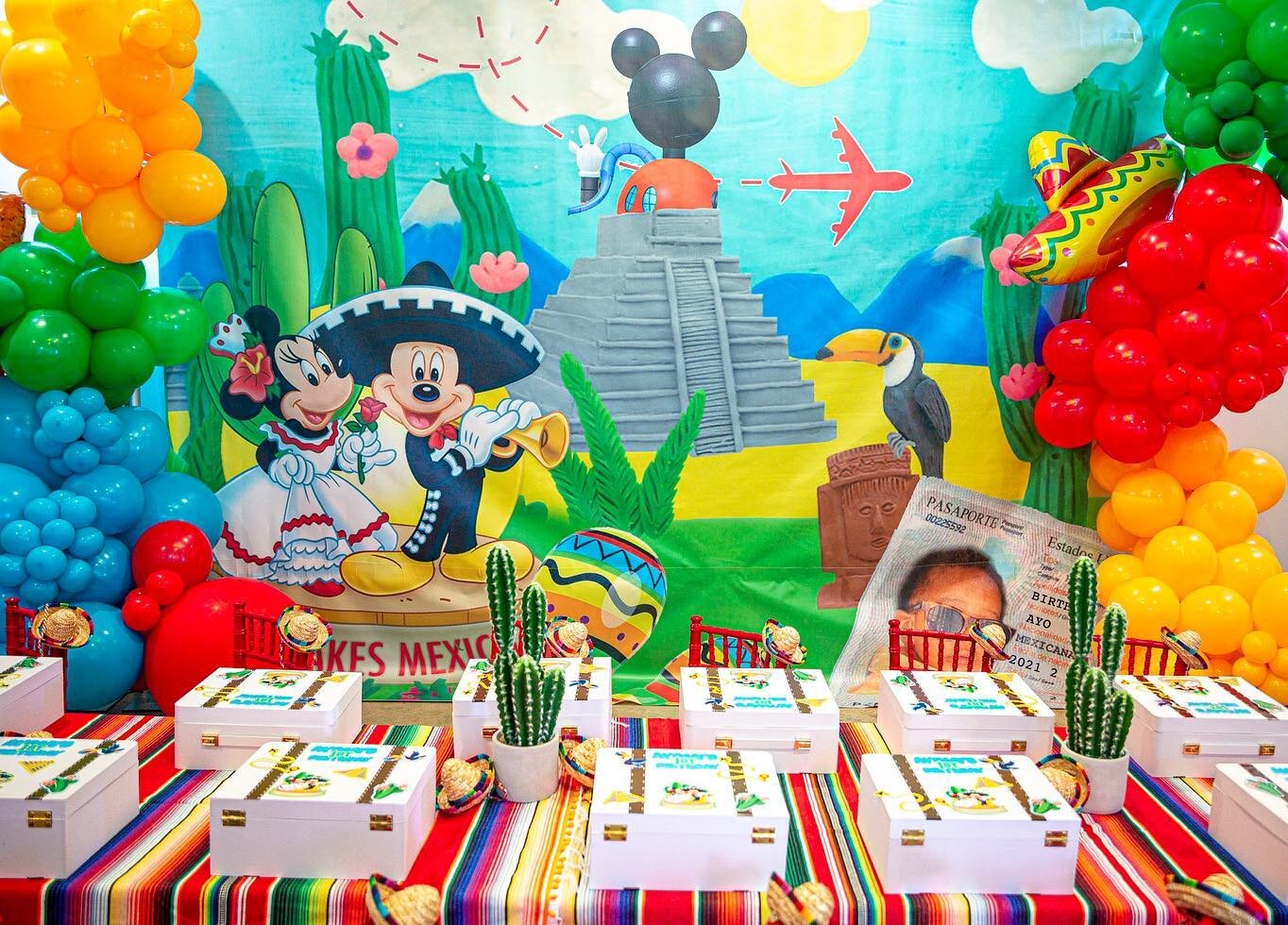 Grab your passports!! Mickey is going to Mexico 😍🌵🌮🇲🇽

You know we had a blast with this one! Kids parties are truly our soft spot ☺️ we had the opportunity to style a fun space inside @readysetfunatl for our repeat client&rsquo;s baby boy, Ayom