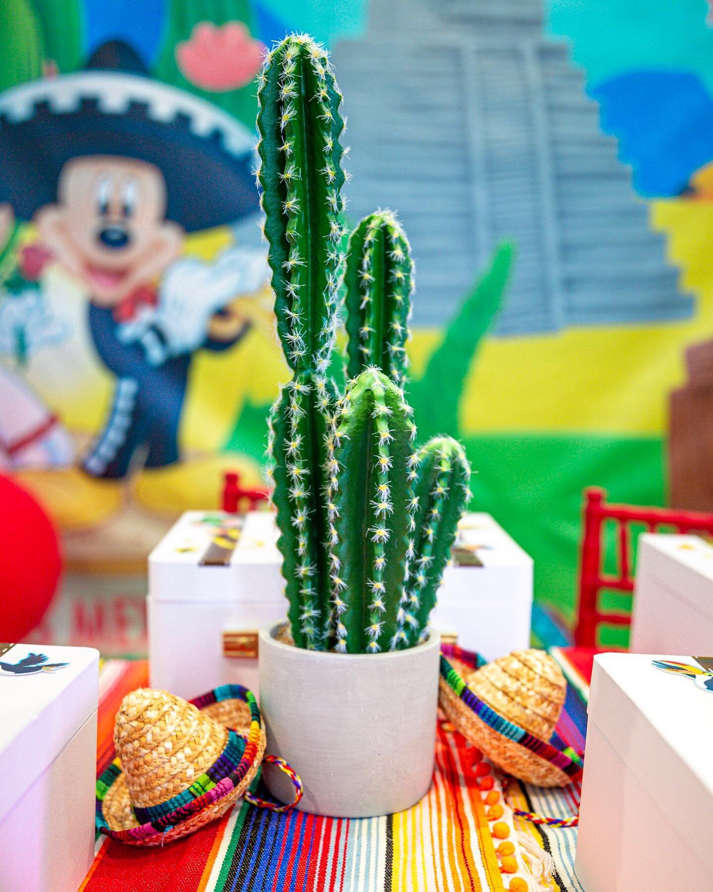 Grab your passports!! Mickey is going to Mexico 😍🌵🌮🇲🇽 #AyomisFirstBirthday 

.
.
.
.
.
event &amp; balloon design: @_creativisuals 
custom suitcases: @ndyjewels 
📸: @gpmatlanta 
.
.
.
.
.
#CreatiVisualsAndEvents #AtlantaEventDesigner #AtlantaEv
