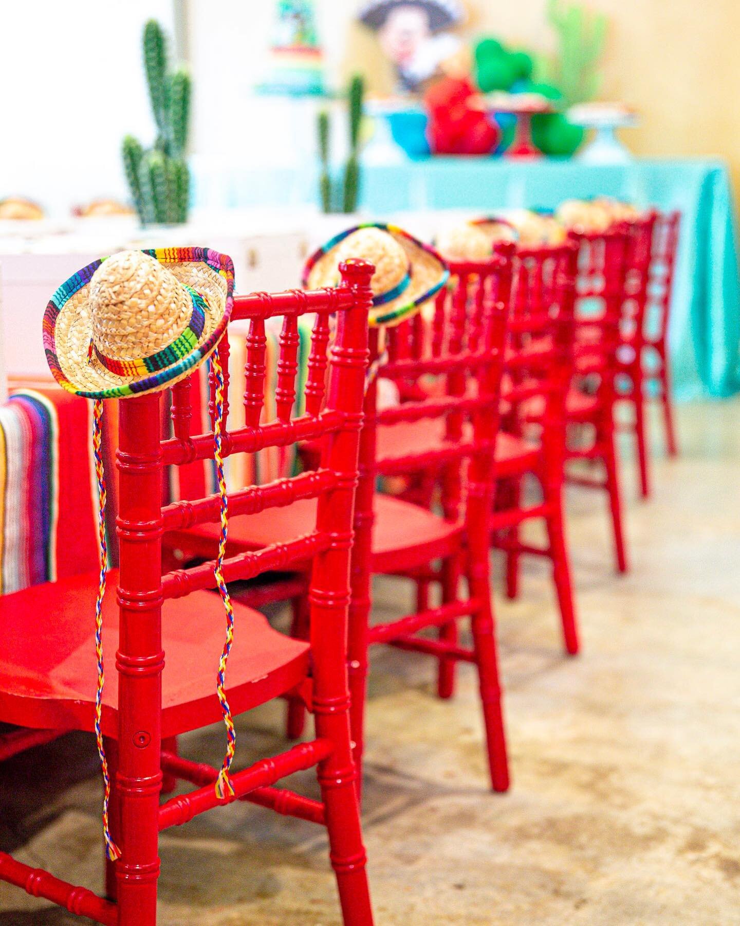 Grab your passports!! Mickey is going to Mexico 😍🌵🌮🇲🇽 #AyomisFirstBirthday 

.
.
.
.
.
event design: @_creativisuals 
kids chairs: @georgia_party_rentals 
📸: @gpmatlanta 
.
.
.
.
.
#CreatiVisualsAndEvents #AtlantaEventDesigner #AtlantaEventPlan