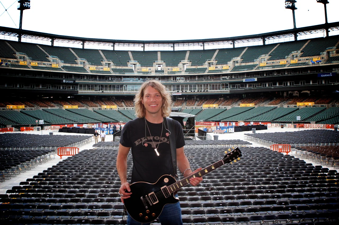 Above the Noise Music Industry Podcast interview with Lionel Ritchie's guitar player, Ben Mauro