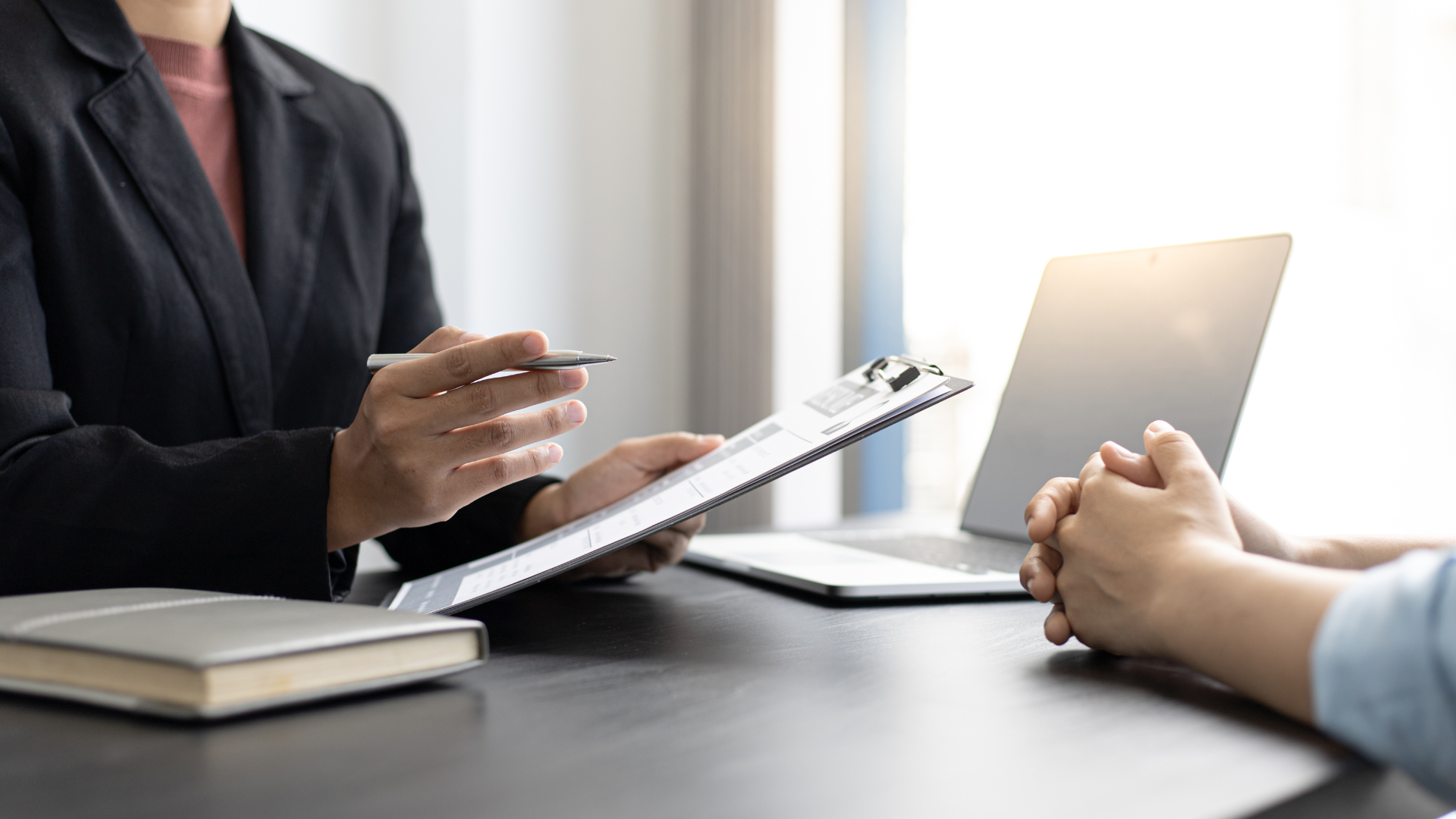 Signing a personalized cover letter