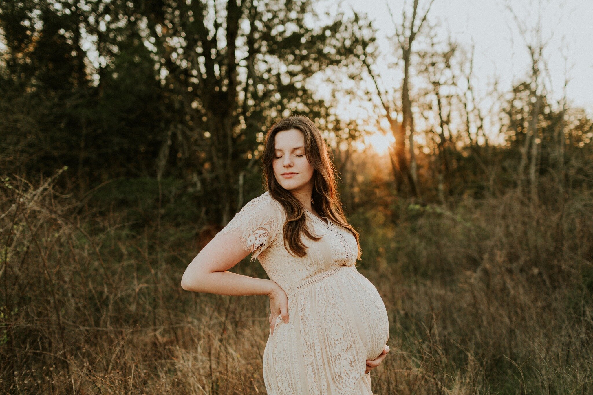 This  golden hour maternity session was just stunning! I absolutely adore this sweet family.