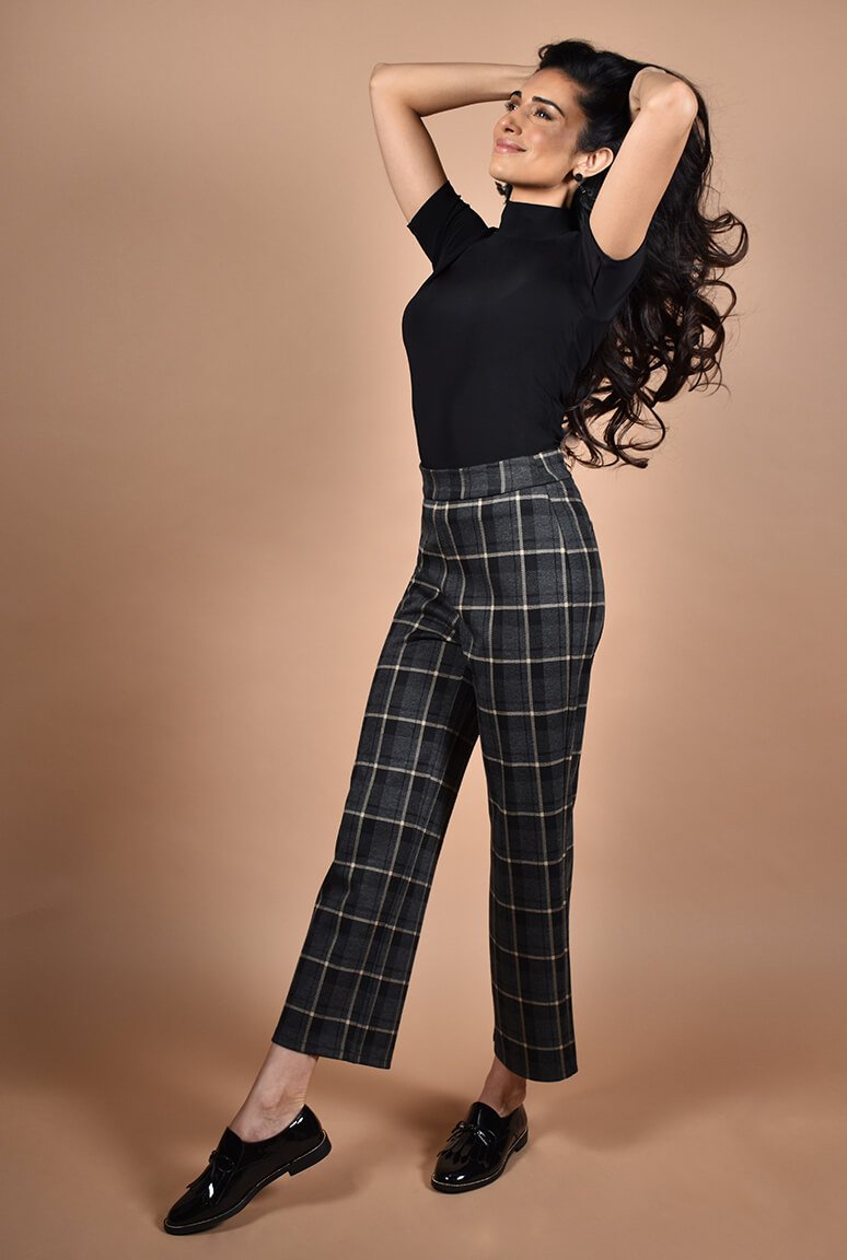 Shop Wide-Leg Plaid Pants for Women from latest collection at Forever 21 |  324144
