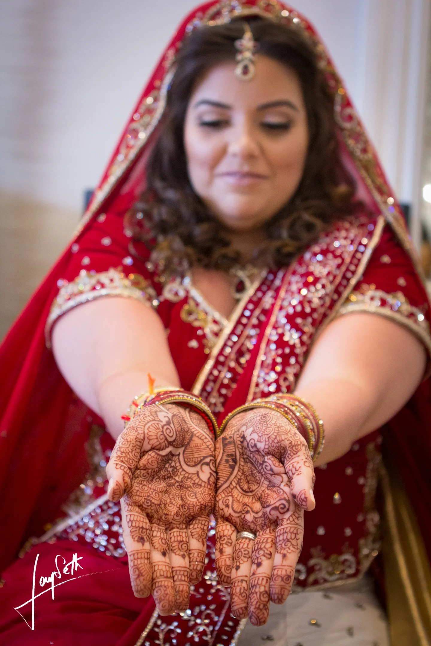 BRIDE WITH MEHNDI