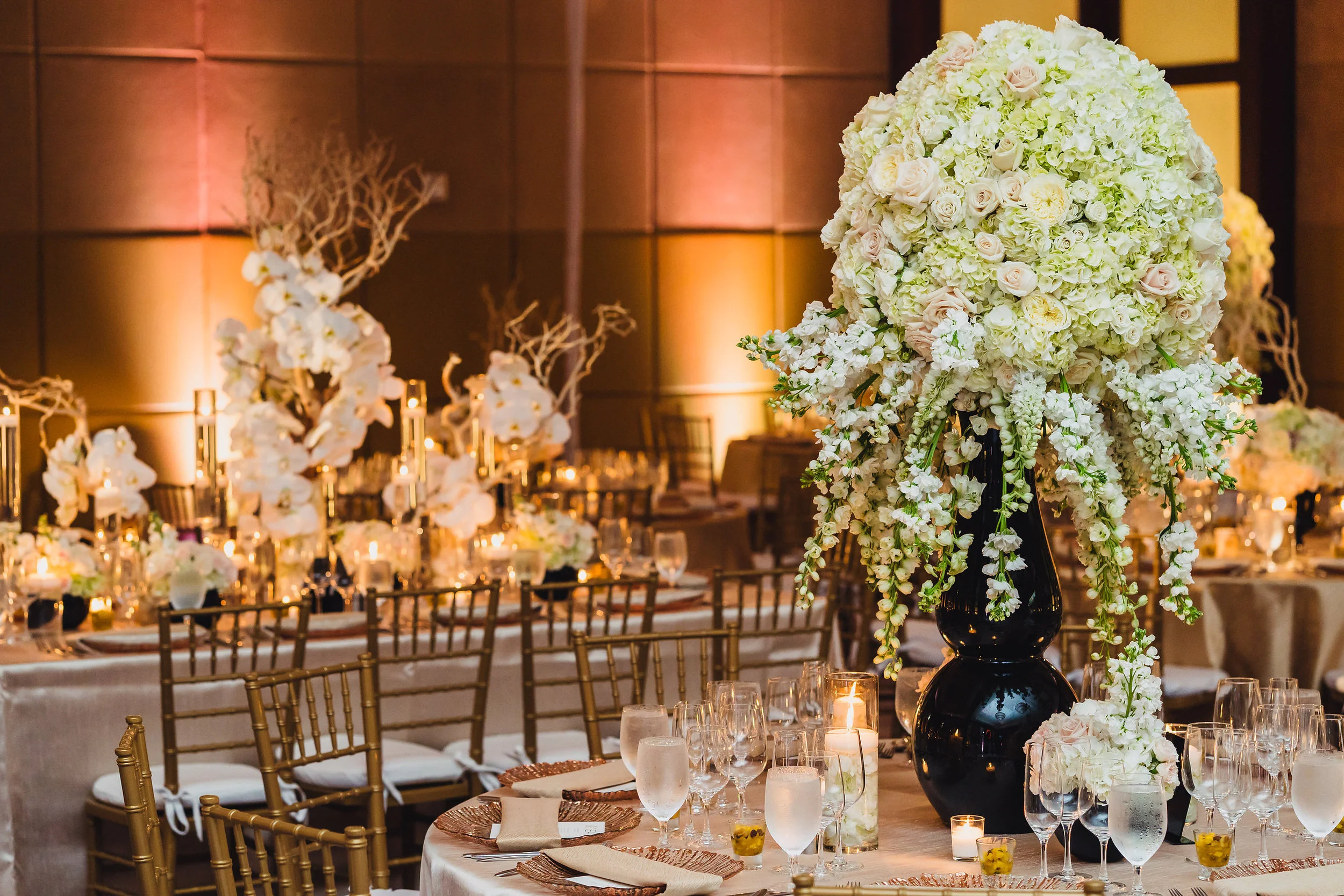 INDIAN WEDDING TABLE SETTING WITH CENTERPIECE.JPG