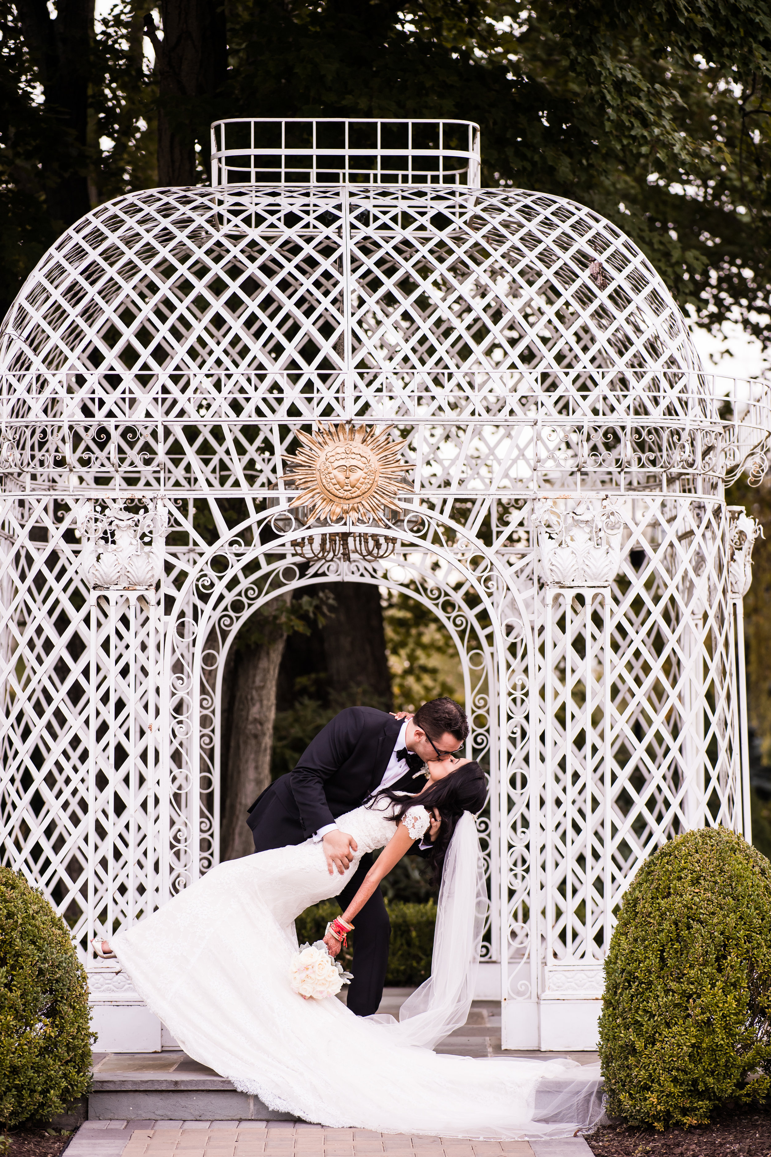 INDIAN WEDDING BRIDE AND GROOM.jpg