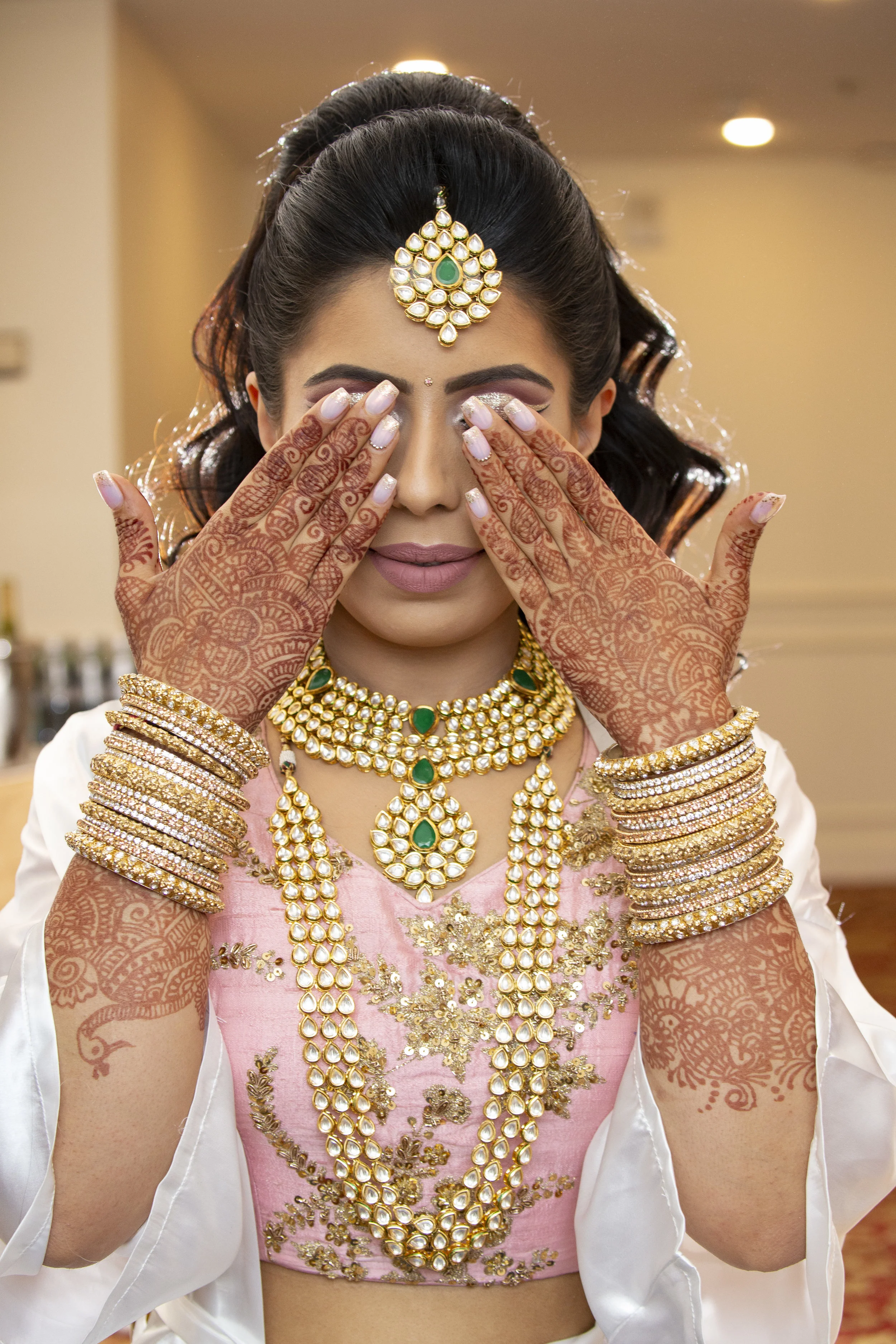 INDIAN WEDDING BRIDE GETTING READY.JPG