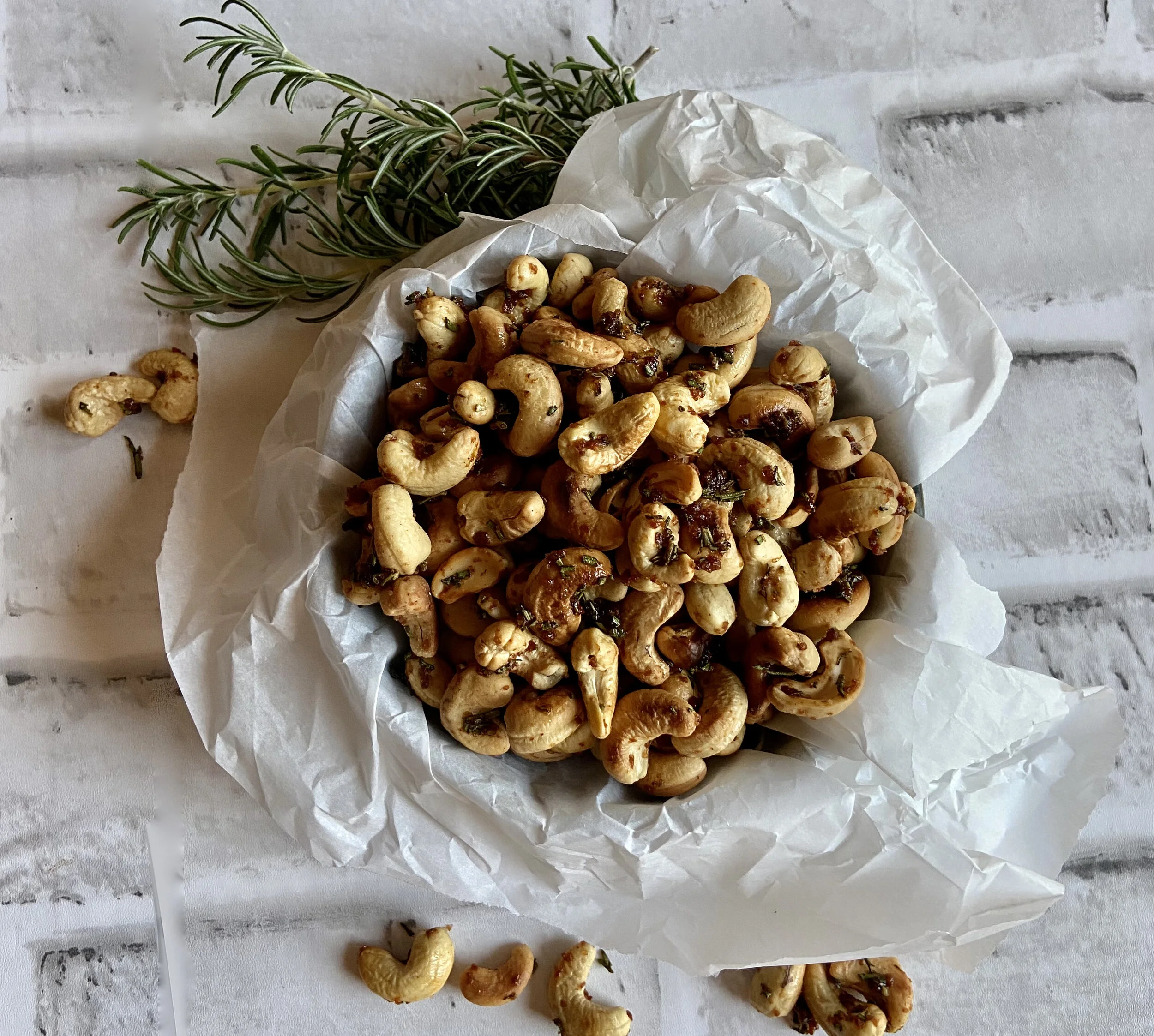 roasted rosemary cashews.jpeg
