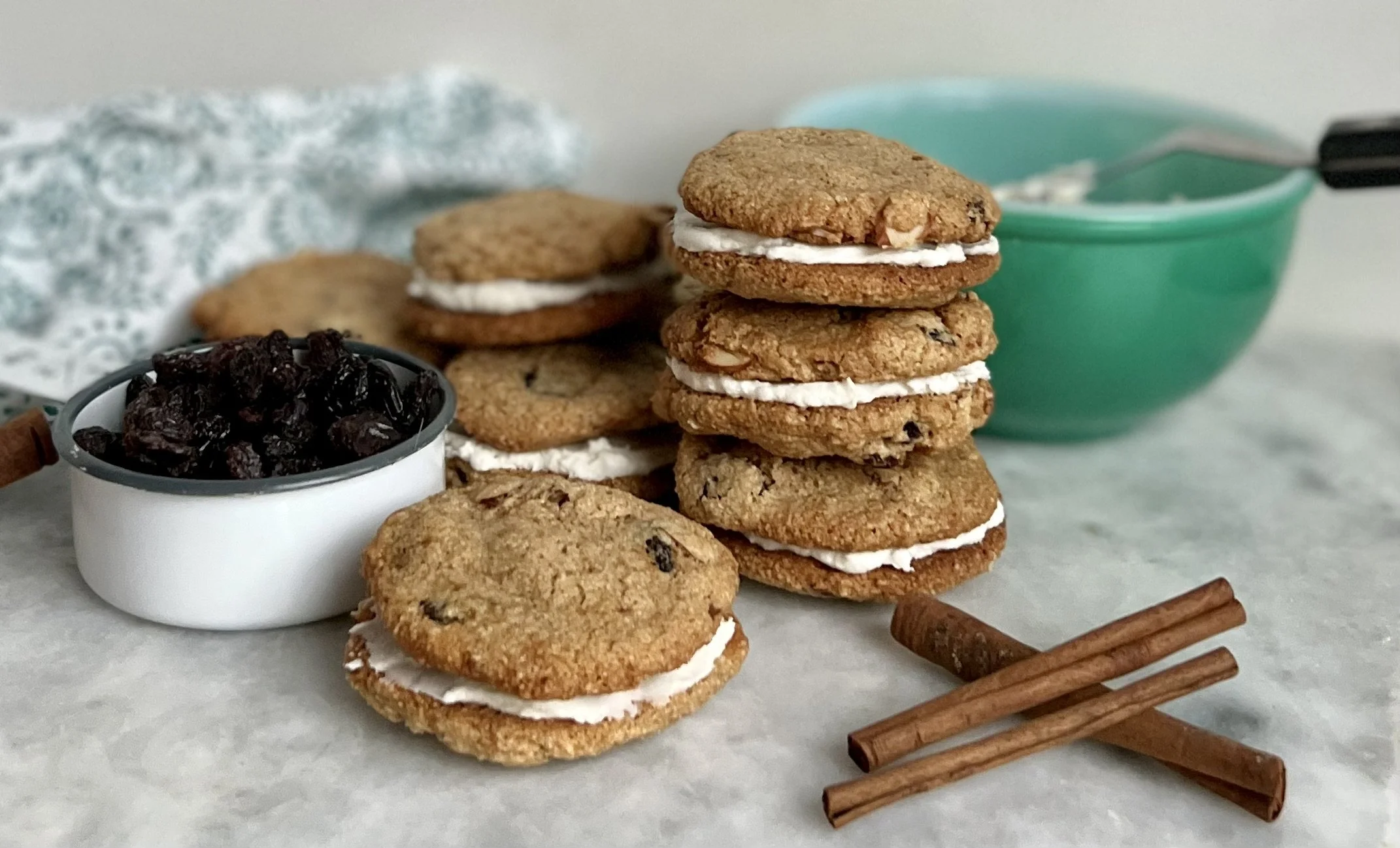 noatmeal raisin cream pie cookie .jpeg