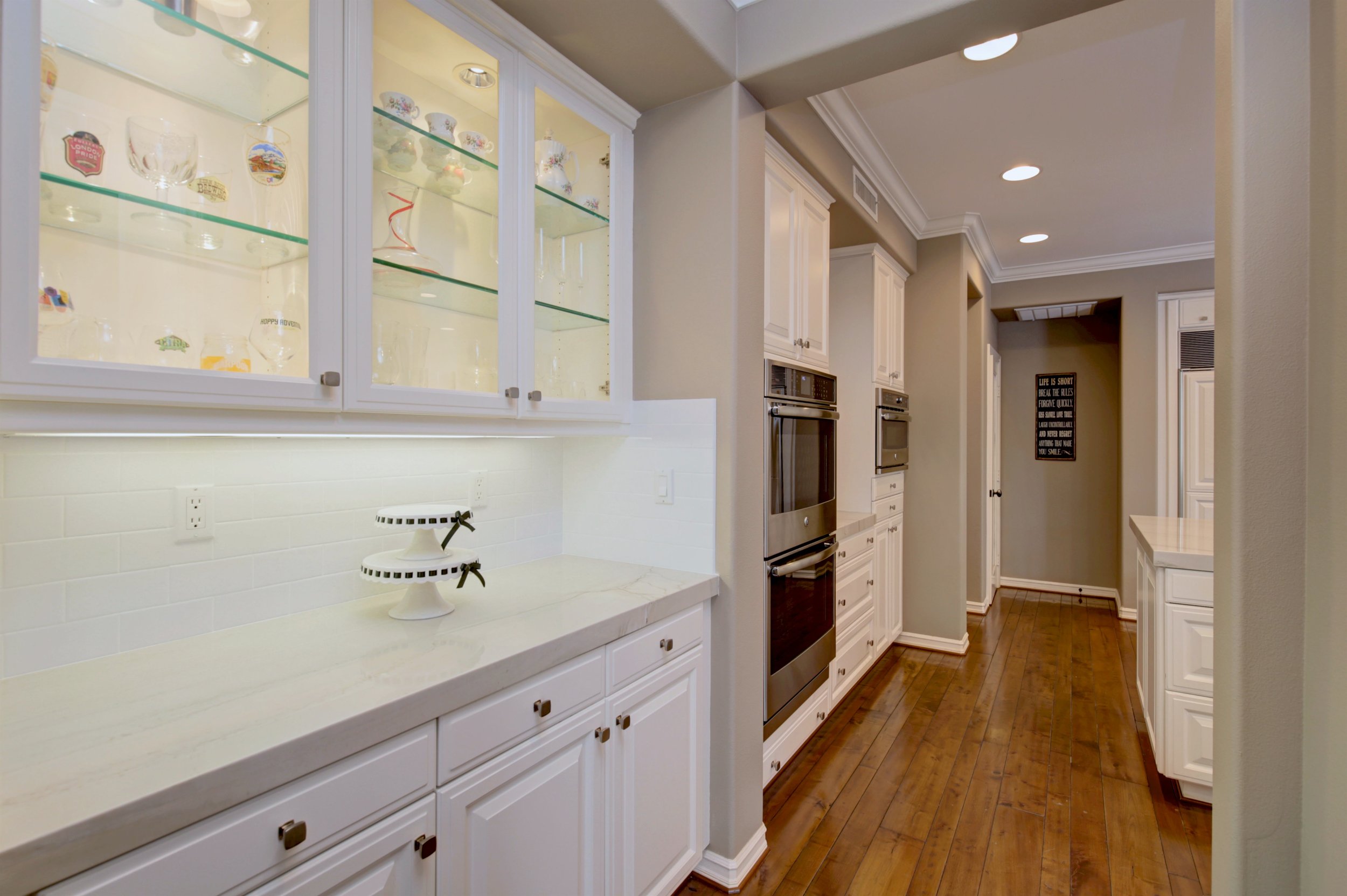 6454 Frampton Cir Huntington-print-017-7-6454Frampton 017-4200x2796-300dpi.jpg