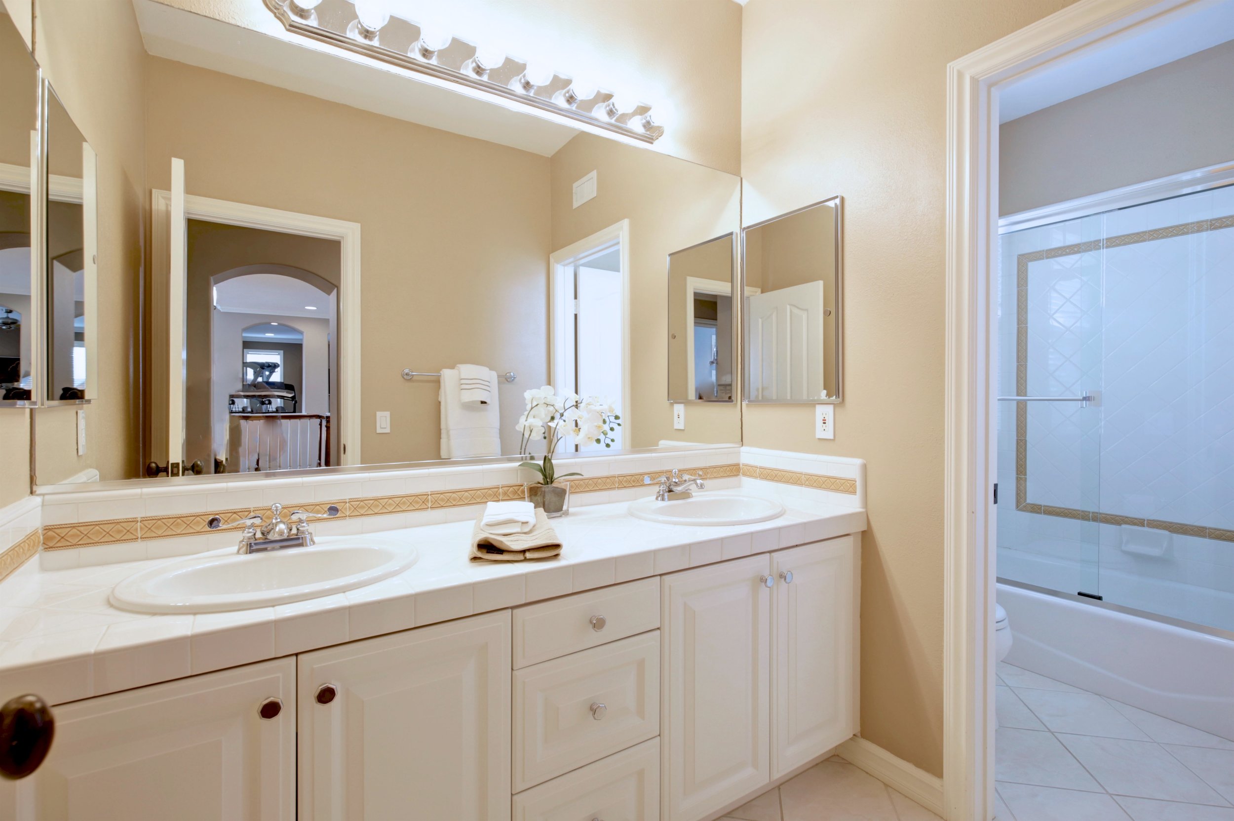 6454 Frampton Cir Huntington-print-059-50-6454Frampton 059-4200x2794-300dpi.jpg