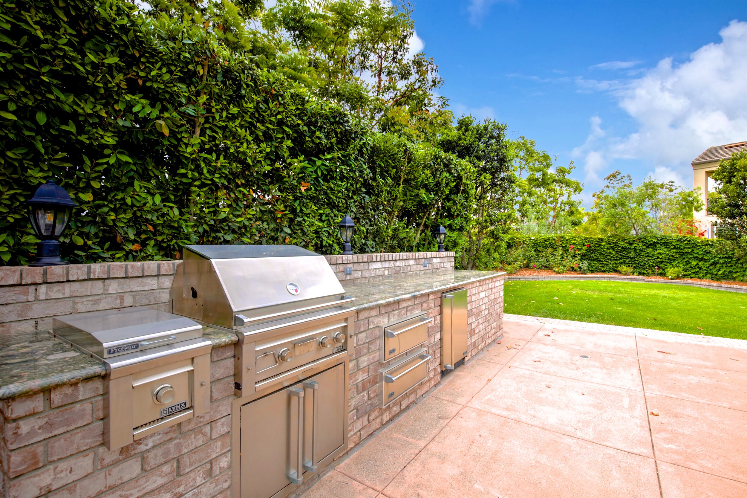 6454 Frampton Cir Huntington-print-067-59-6454Frampton 067-4200x2799-300dpi.jpg