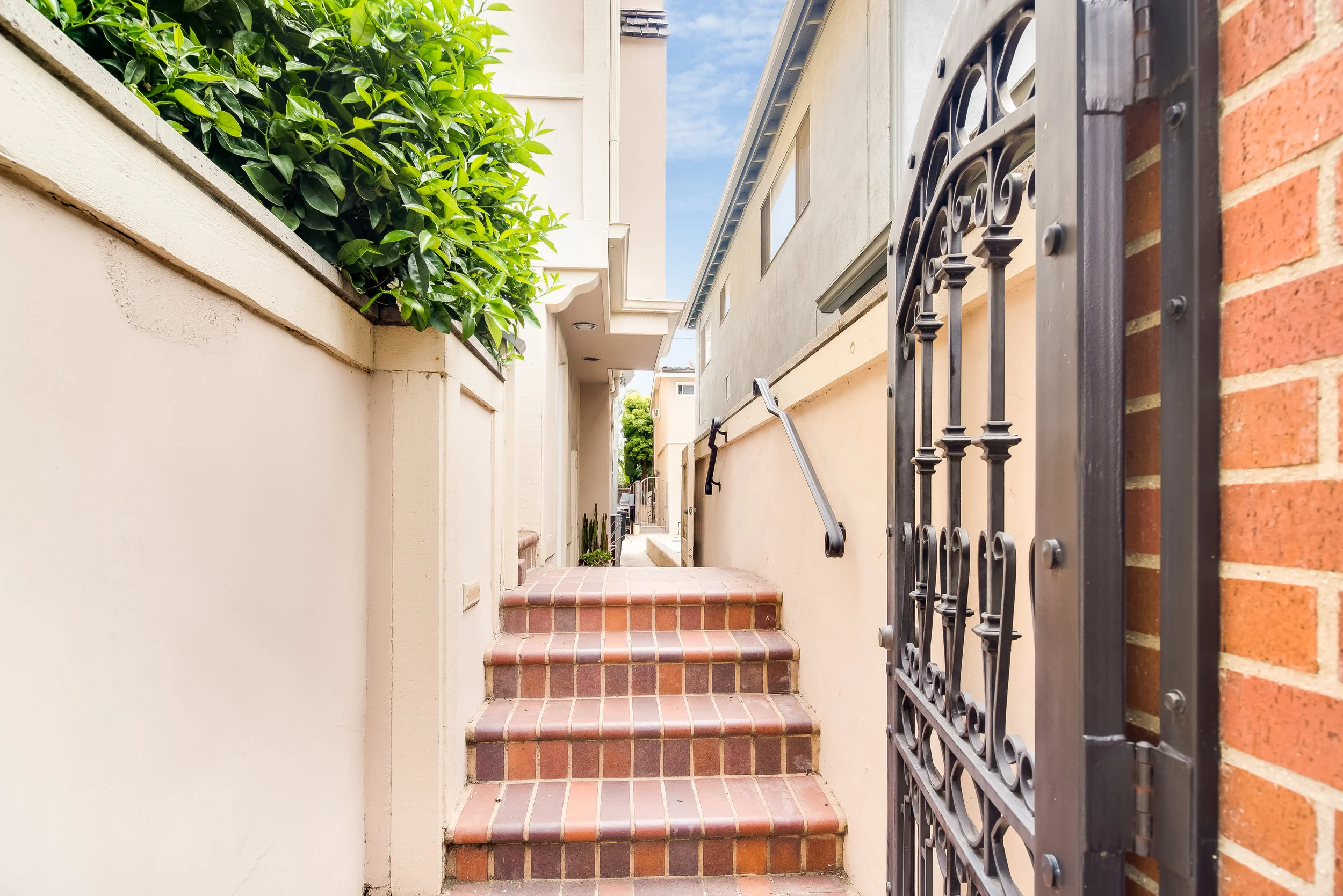416 Dahlia Ave-Print-2.jpg