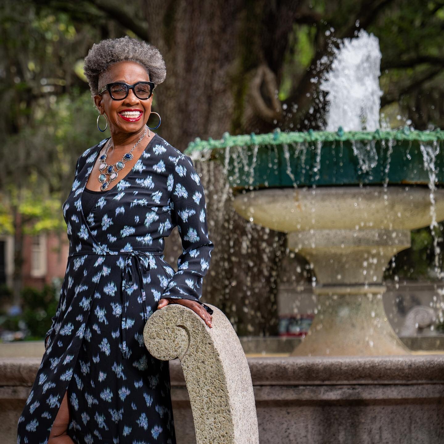 Inner beauty shines outwards in the photographs we create. Feel the love on our website and jump over to @savannahpropermag to learn more about @dolettemcdonald and her fascinating story. 

#savannah #art912 #savannahproper #lumixs5ii #lumix #artist