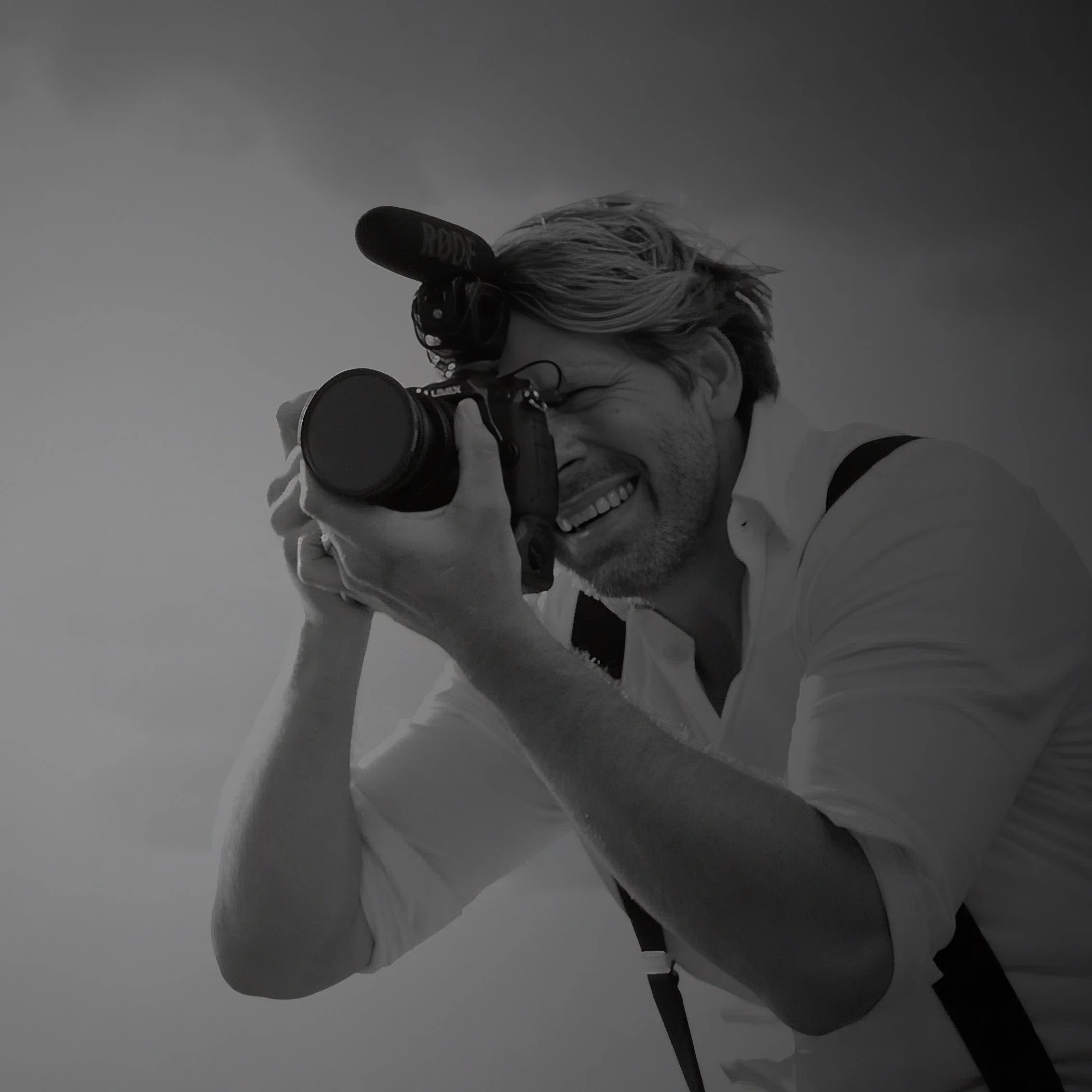 Award-winning photographer and keynote speaker Charles Maring at work, demonstrating the power of observation, visual storytelling, and creative thinking.