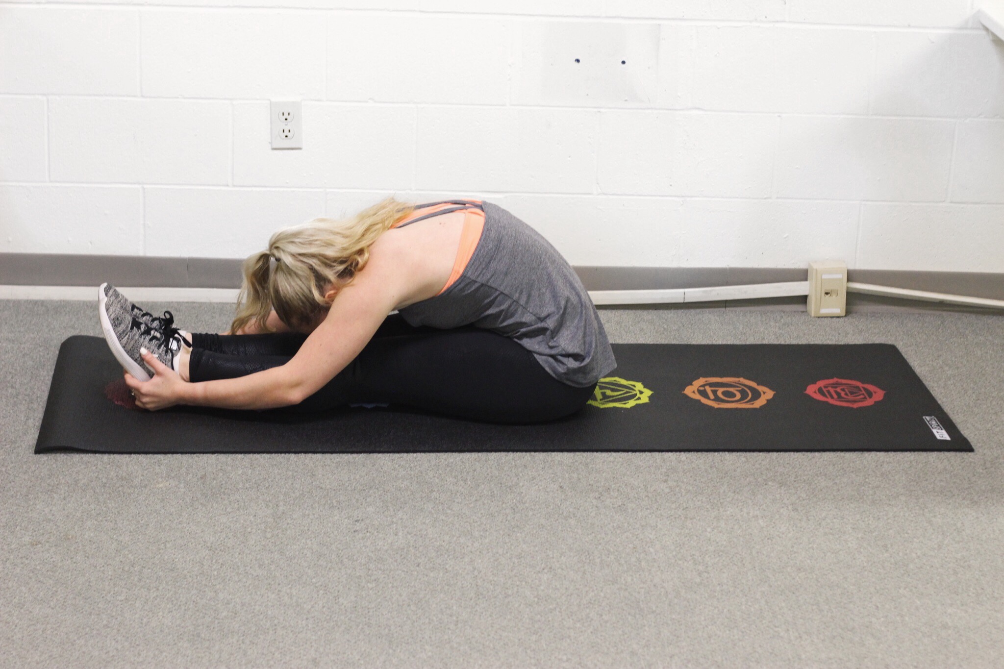 Seated pike position