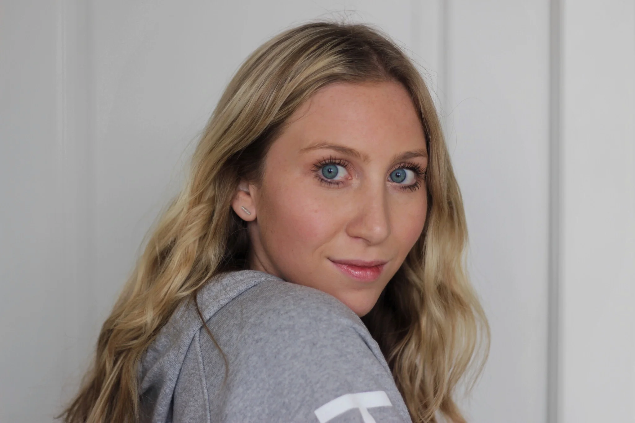 Natural haircare products and routine by Au Courant Life
