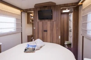 T-line 740_bedroom.jpg