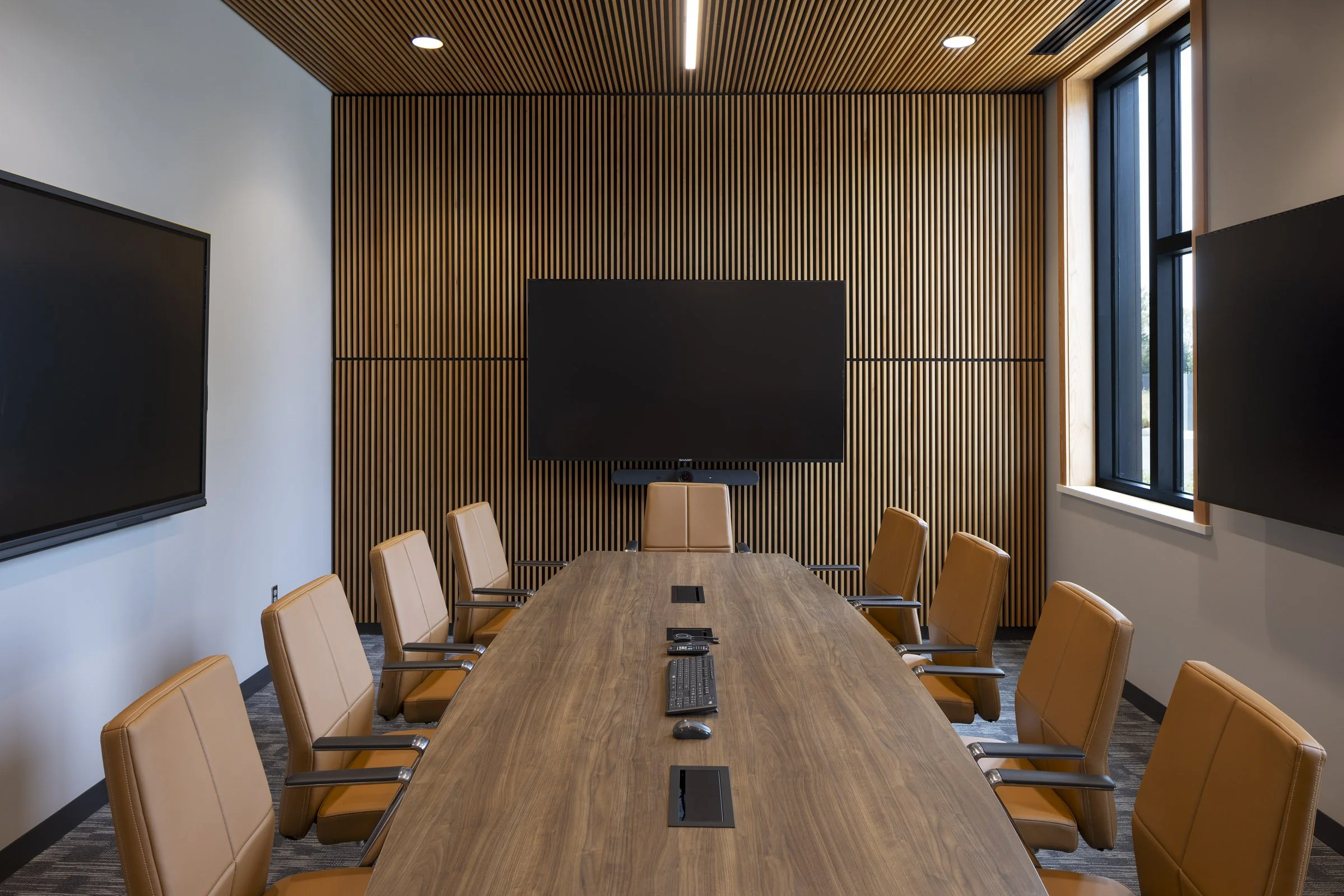 _APPLE VALLEY POLICE- CONFERENCE ROOM.jpg