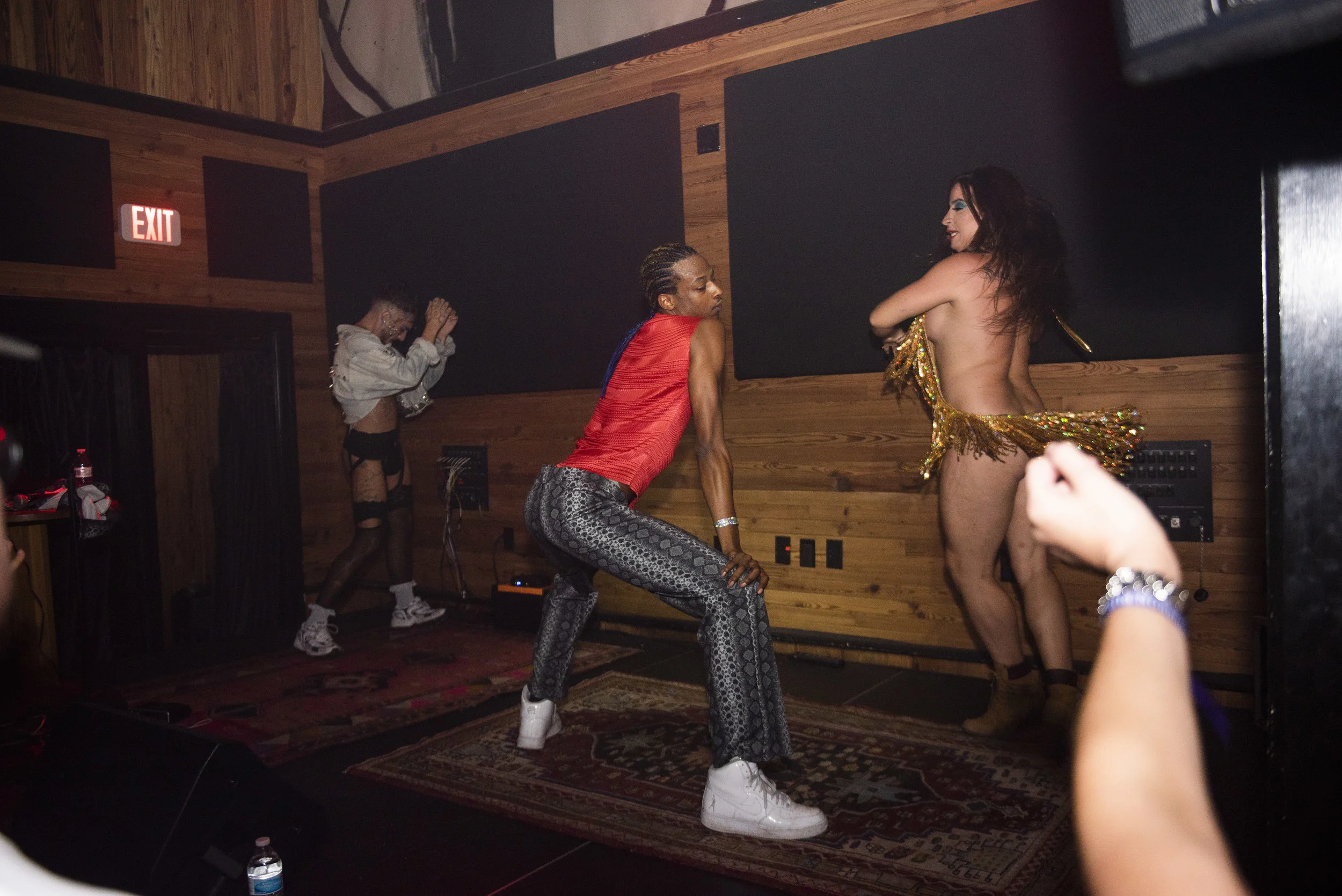 Blew Velvet, Mister Wallace, Charlene