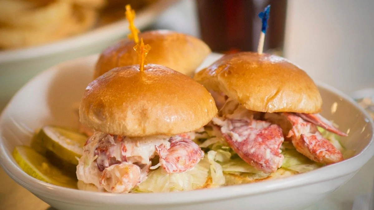 BoatHouseGrilleEssexMALobsterRollSliders