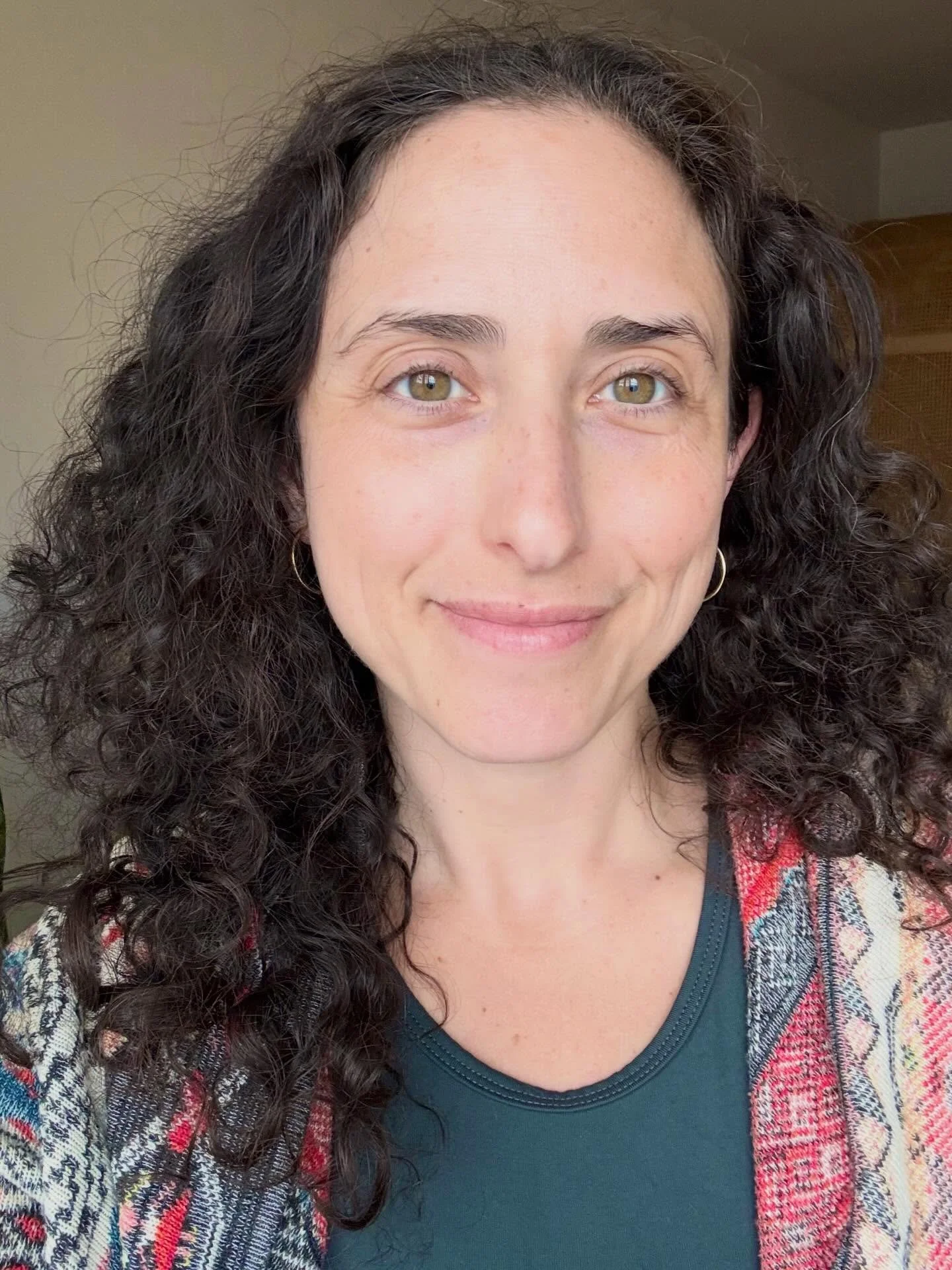 When I created this account 10 years ago, it was to share a new part of my identity as a yoga teacher and student. And at the time, I thought that meant posting pictures of cool poses and sequencing, inspirational quotes, challenges. Over time @dee.y