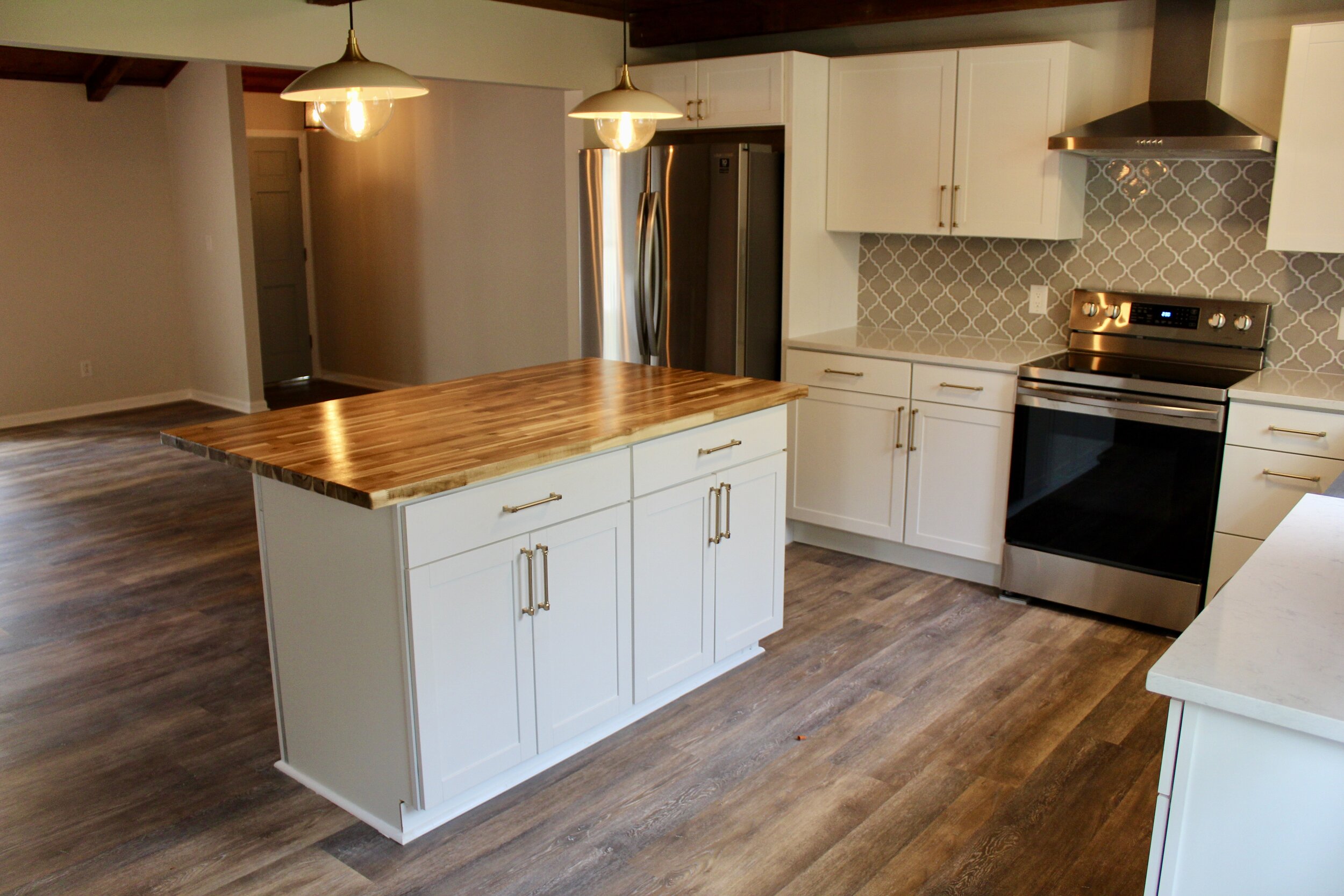 Kitchen island.jpeg