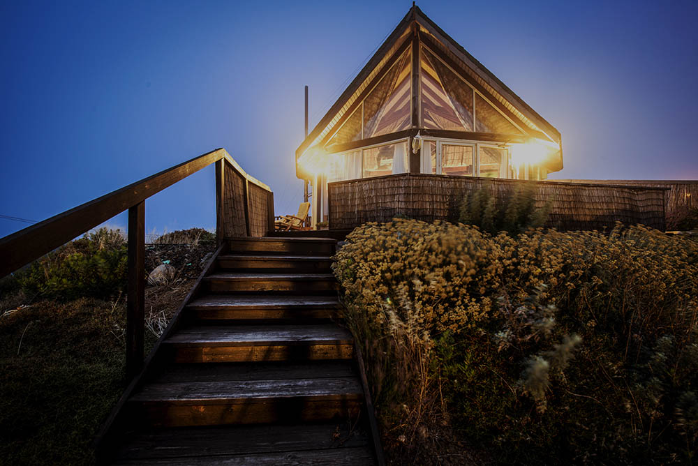 A cabin of Castles That Move in the Wind, Golan. Photo by and © Vision Studio