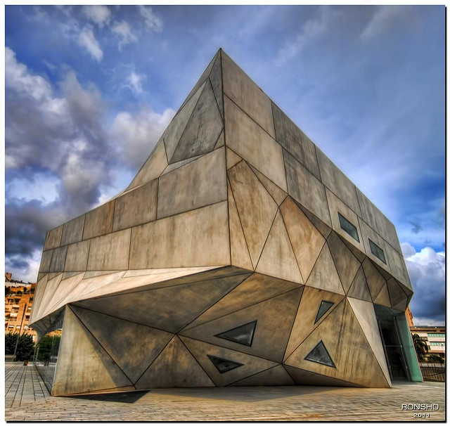The Tel Aviv Museum of Art. Photo by Ron Shoshani, courtesy Creative Commons