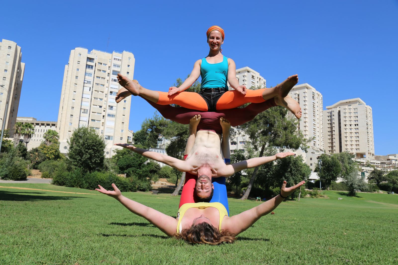 Doing acroyoga in Jerusalem’s Sacher Park. Photos by David Abitbol/Jewlicious