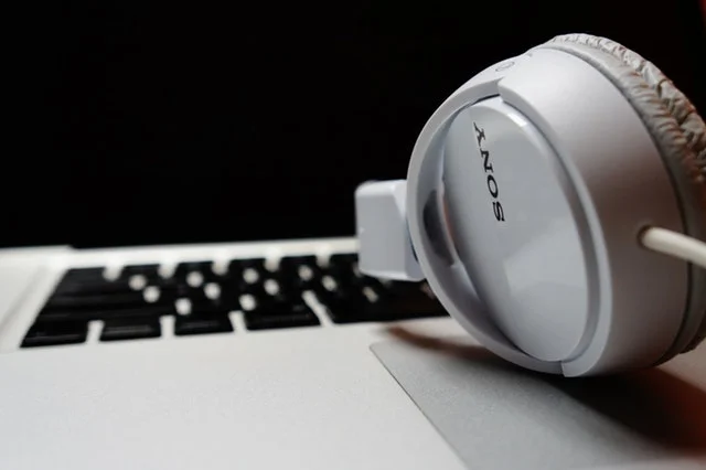 headphones.jpeg