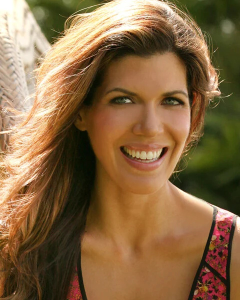 Kimberly Stahl_commericialheadshotsmall.jpg