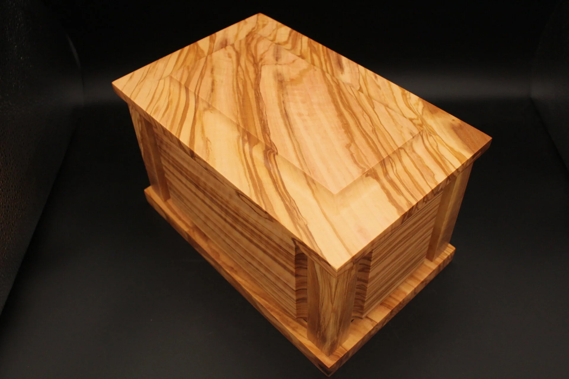 1D2CBC9C-C812-439E-8C96-5CDC17B67FAF