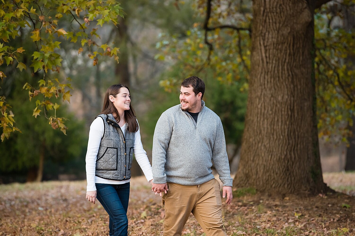 Valley_Forge_Fall_Engagement_Session_0019.jpg