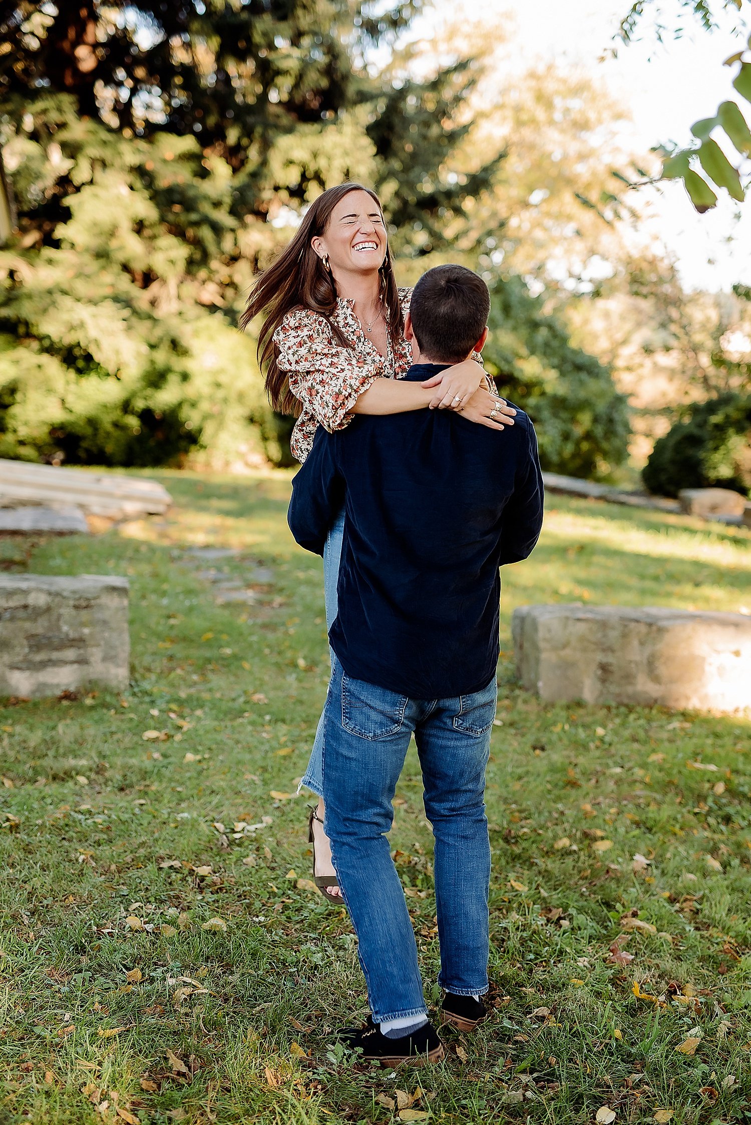 Valley_Forge_Fall_Engagement_Photos_0011.jpg