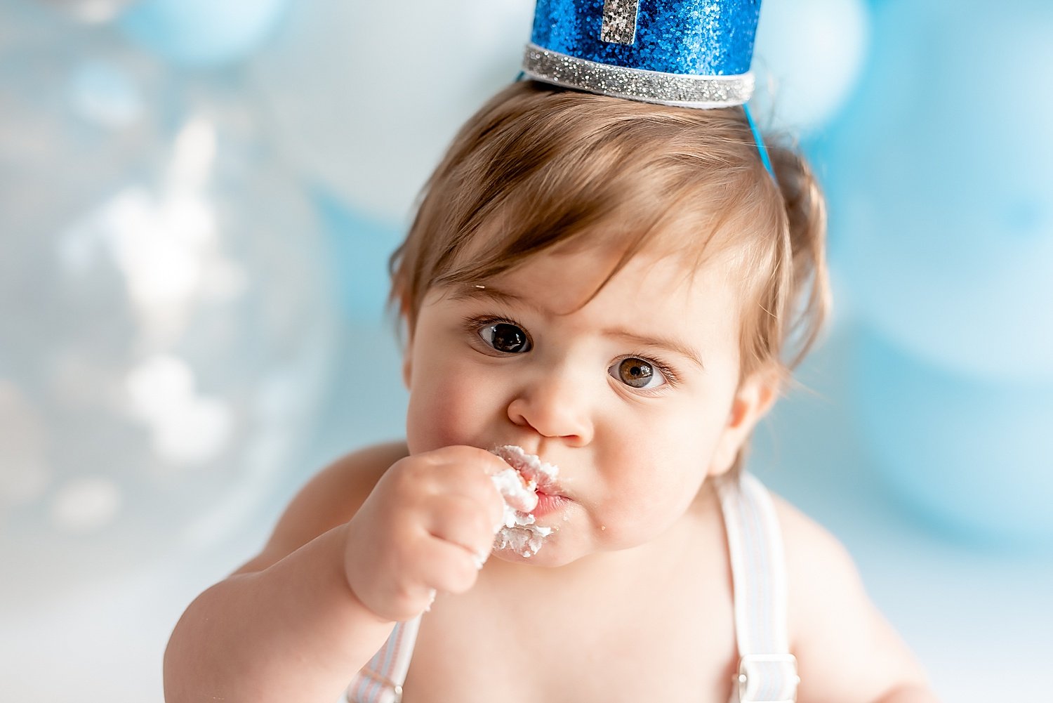 Shades_of_Blue_Balloons_First_Birthday_Cake_Smash_Photo_Session_0014.jpg