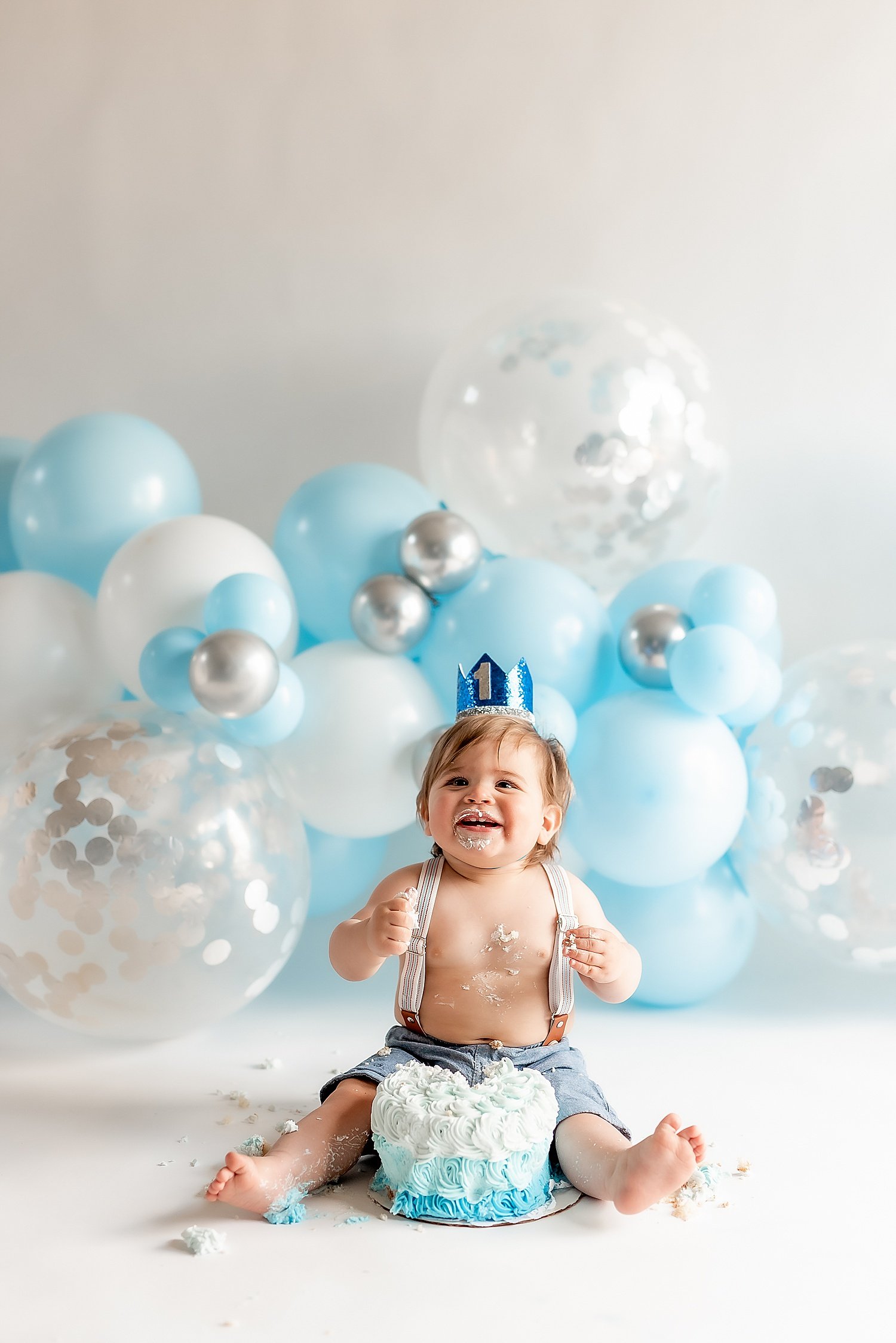 Shades_of_Blue_Balloons_First_Birthday_Cake_Smash_Photo_Session_0020.jpg