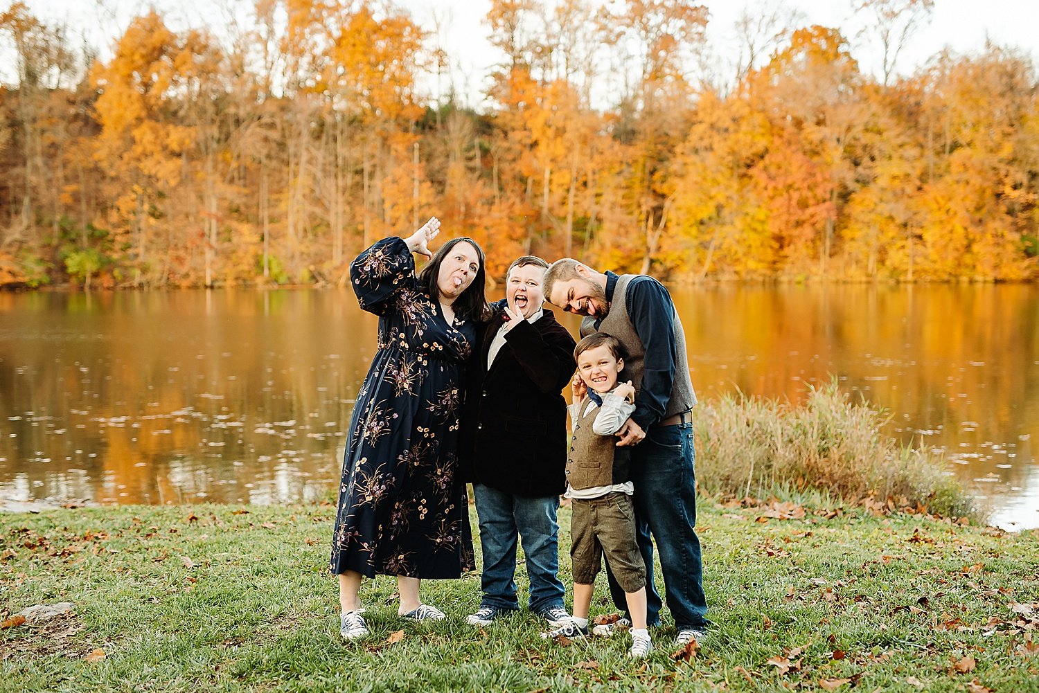 Speedwell_Forge_Fall_Family_Session_0024.jpg