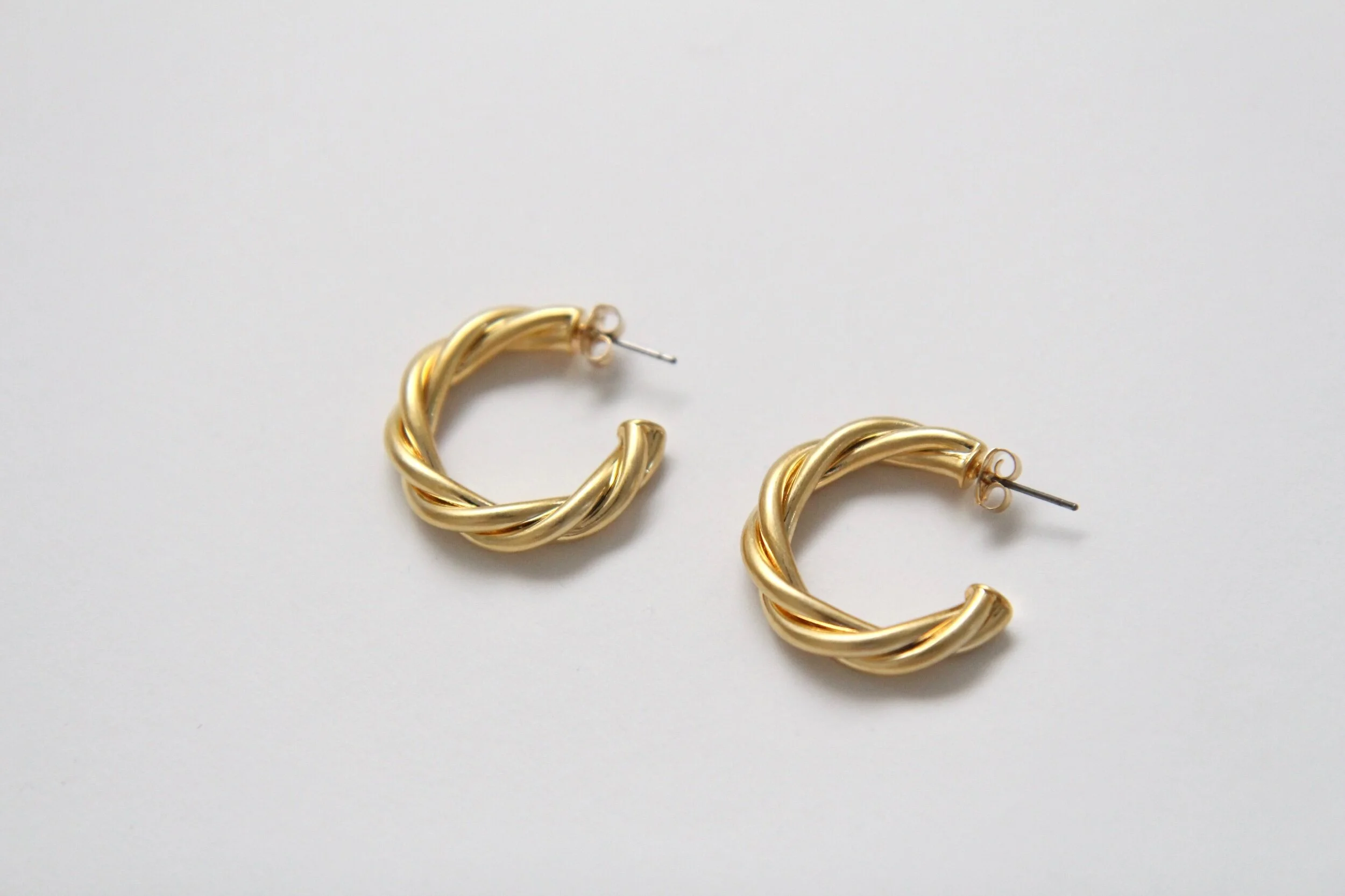 B52B7BD0-0A96-42BA-9F32-AC9E122BC6DE