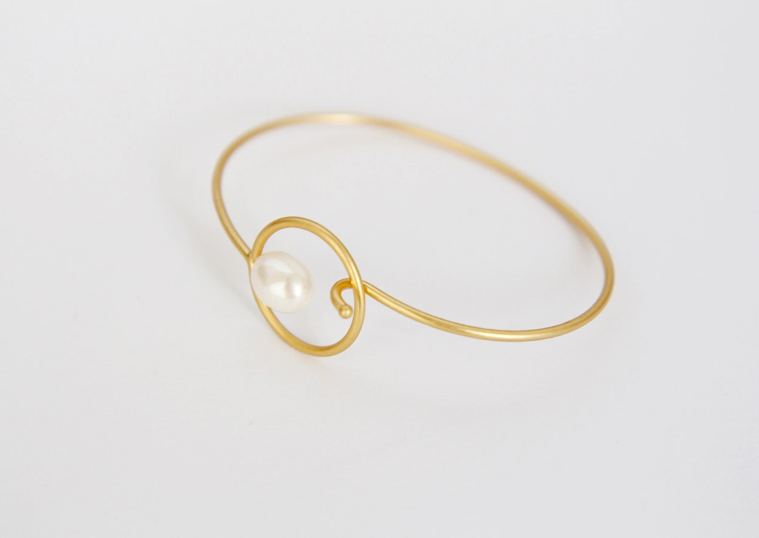 F6059656-8574-480E-A3A2-50528F7005BA