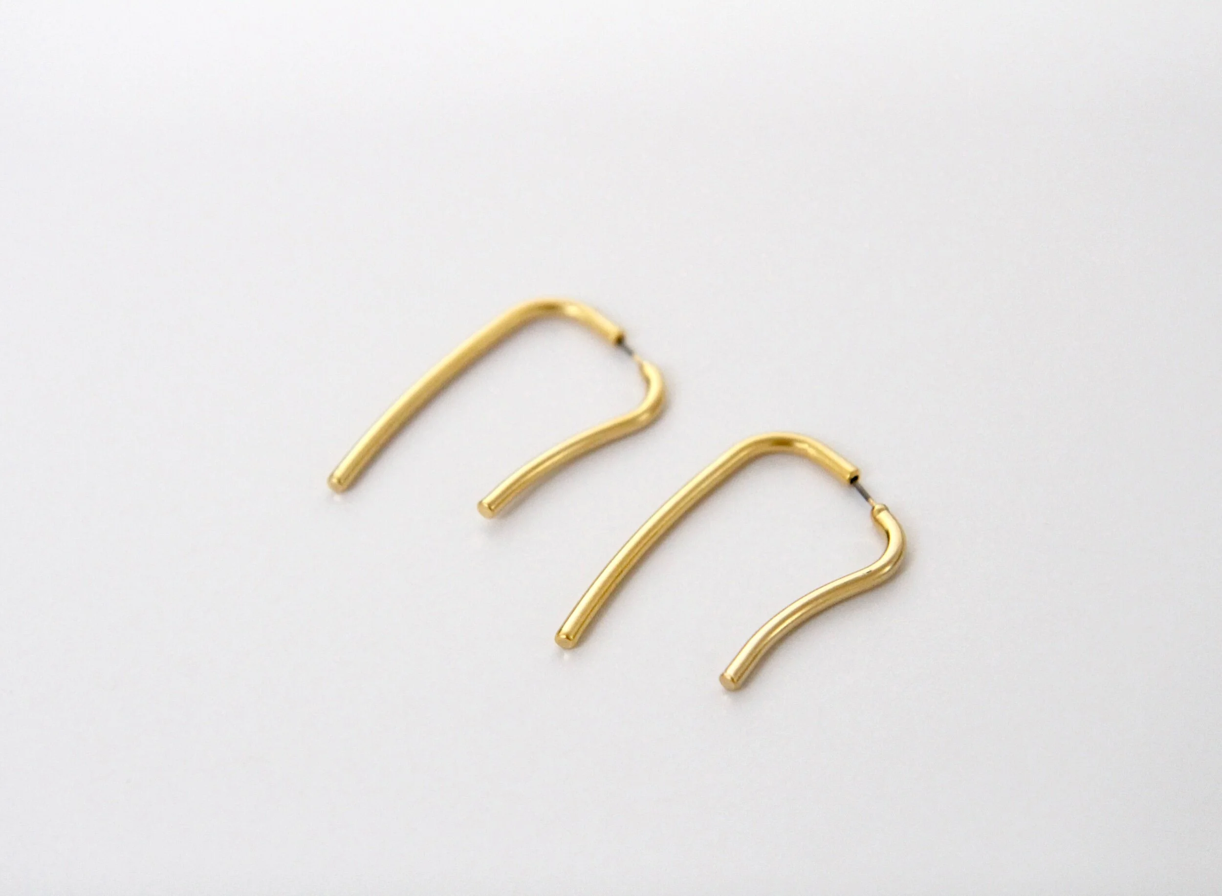 3050C8FC-0CE9-463B-905B-0299AB023E3B