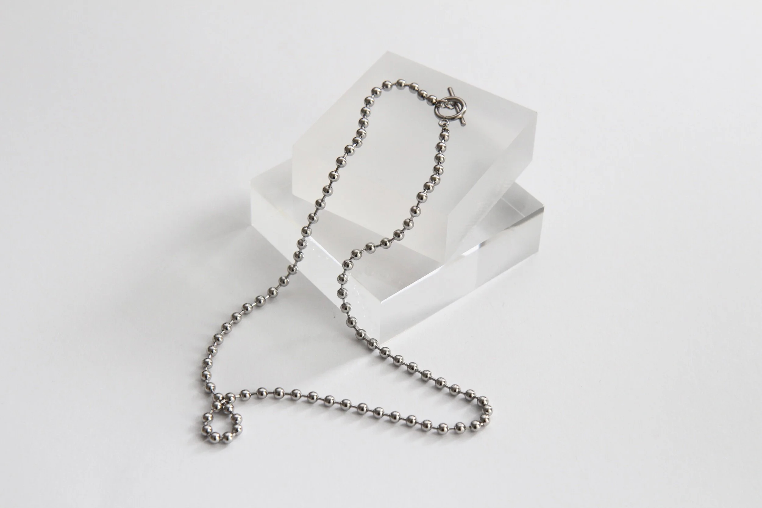 10B435DC-8696-4563-8588-9381F3ED732C