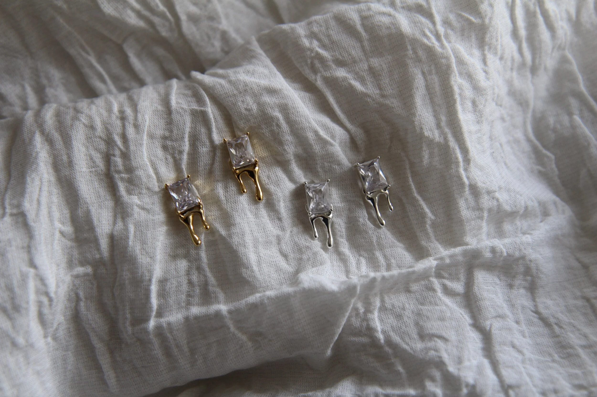 71EC8D53-F8FA-423B-B32C-856872413216