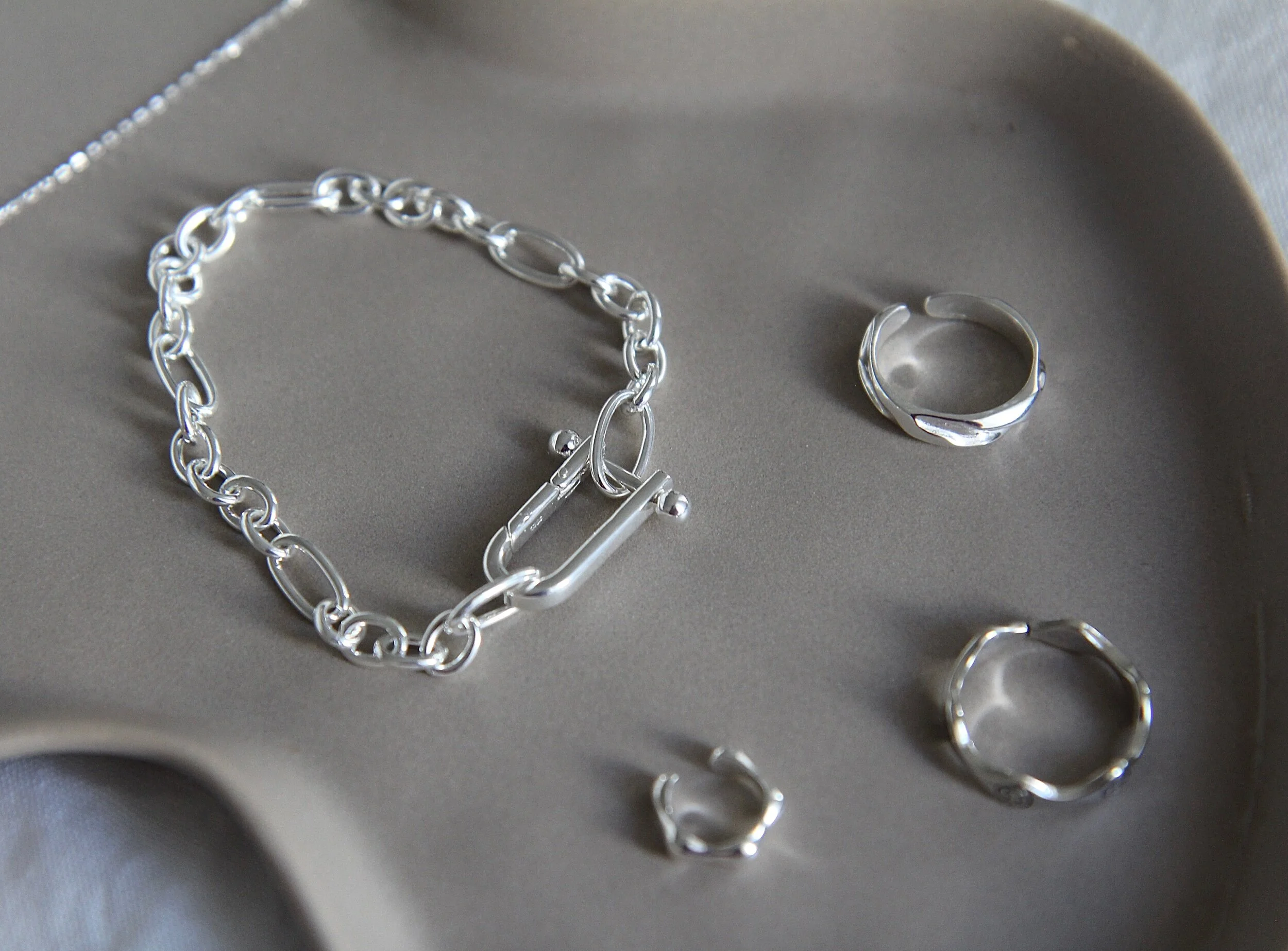 3EC03A02-113C-4FFE-ABC6-6E20CE85E59C