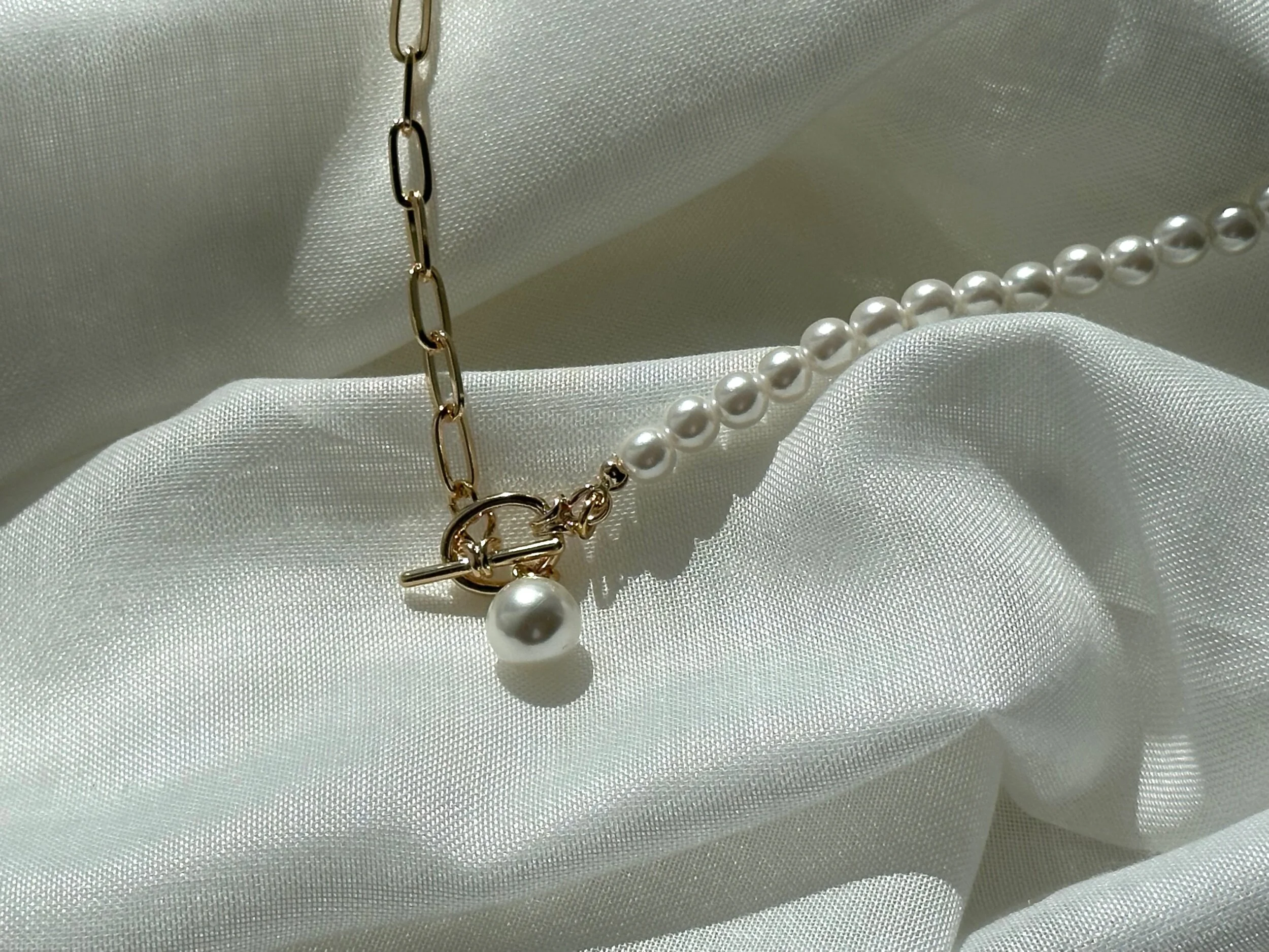 FDED9A32-D05A-4C9D-BD28-281C8E661FCA