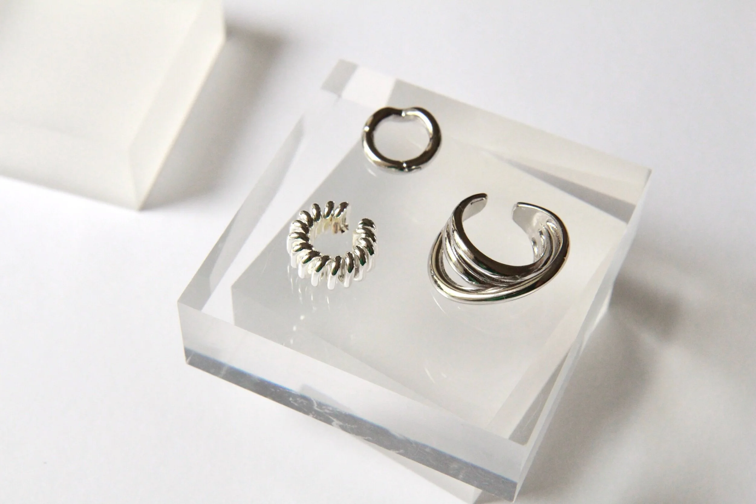 AC85B2C5-7CA1-412B-8FE7-7323C3AFEC38