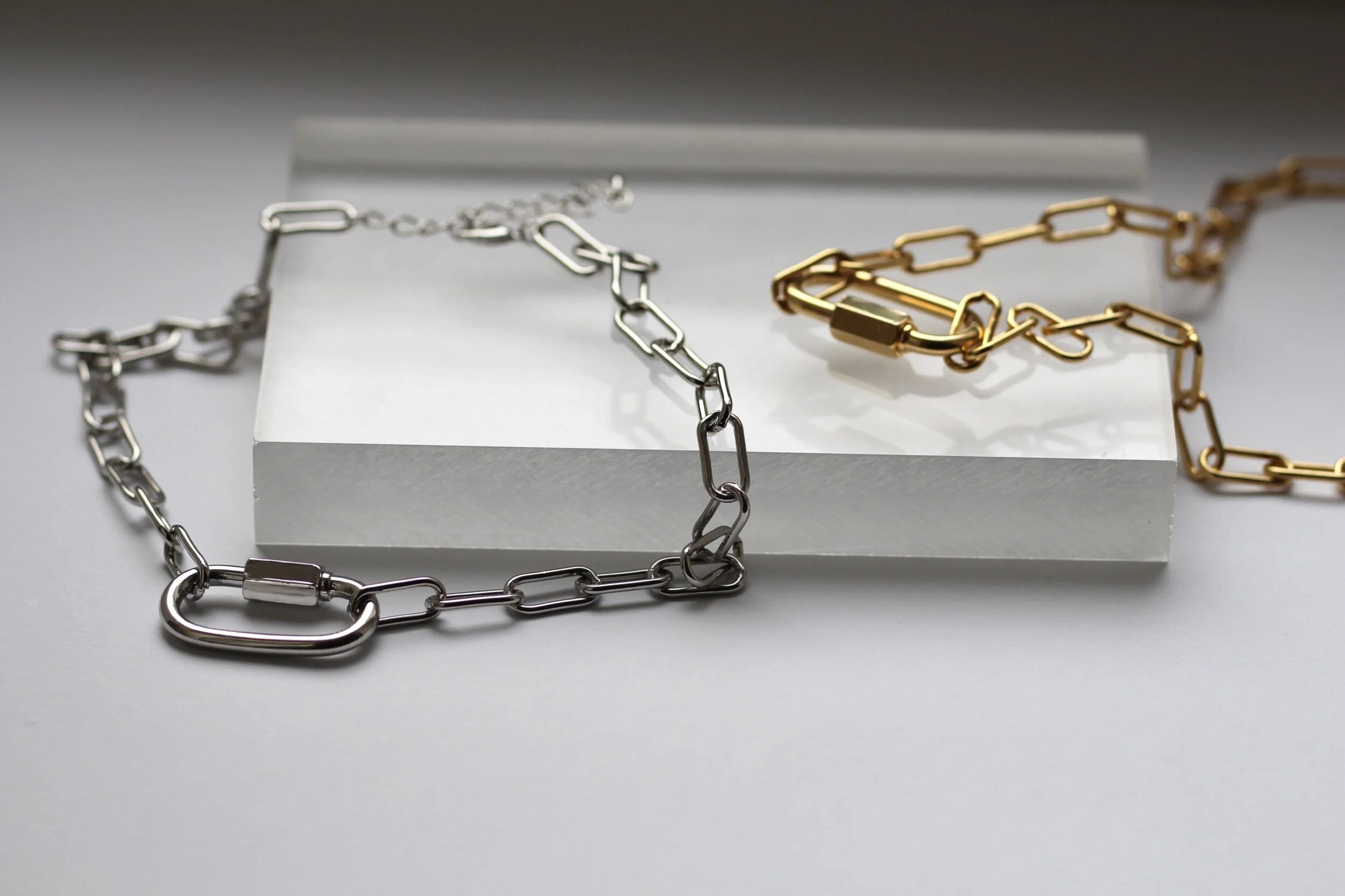 5C5955F5-81AC-4C4E-A9B7-AA1A70208FCE