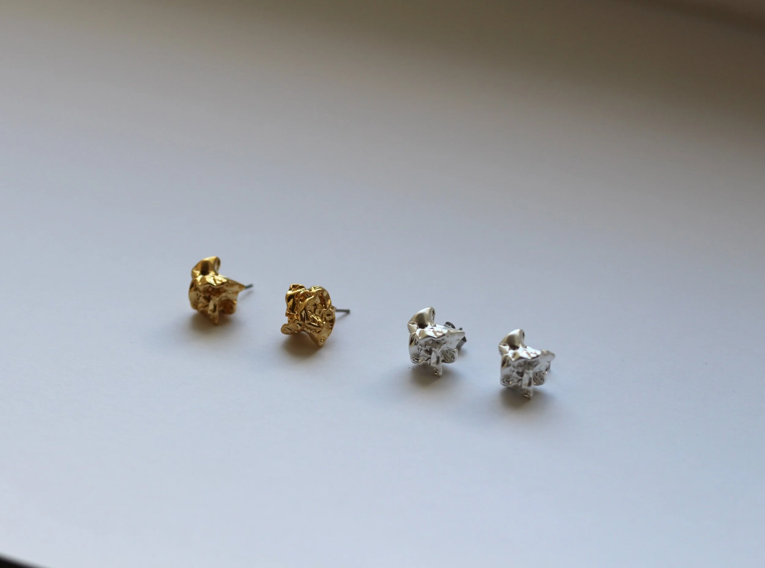 A5A80F40-24F1-4B5C-A931-E93F87B885EA